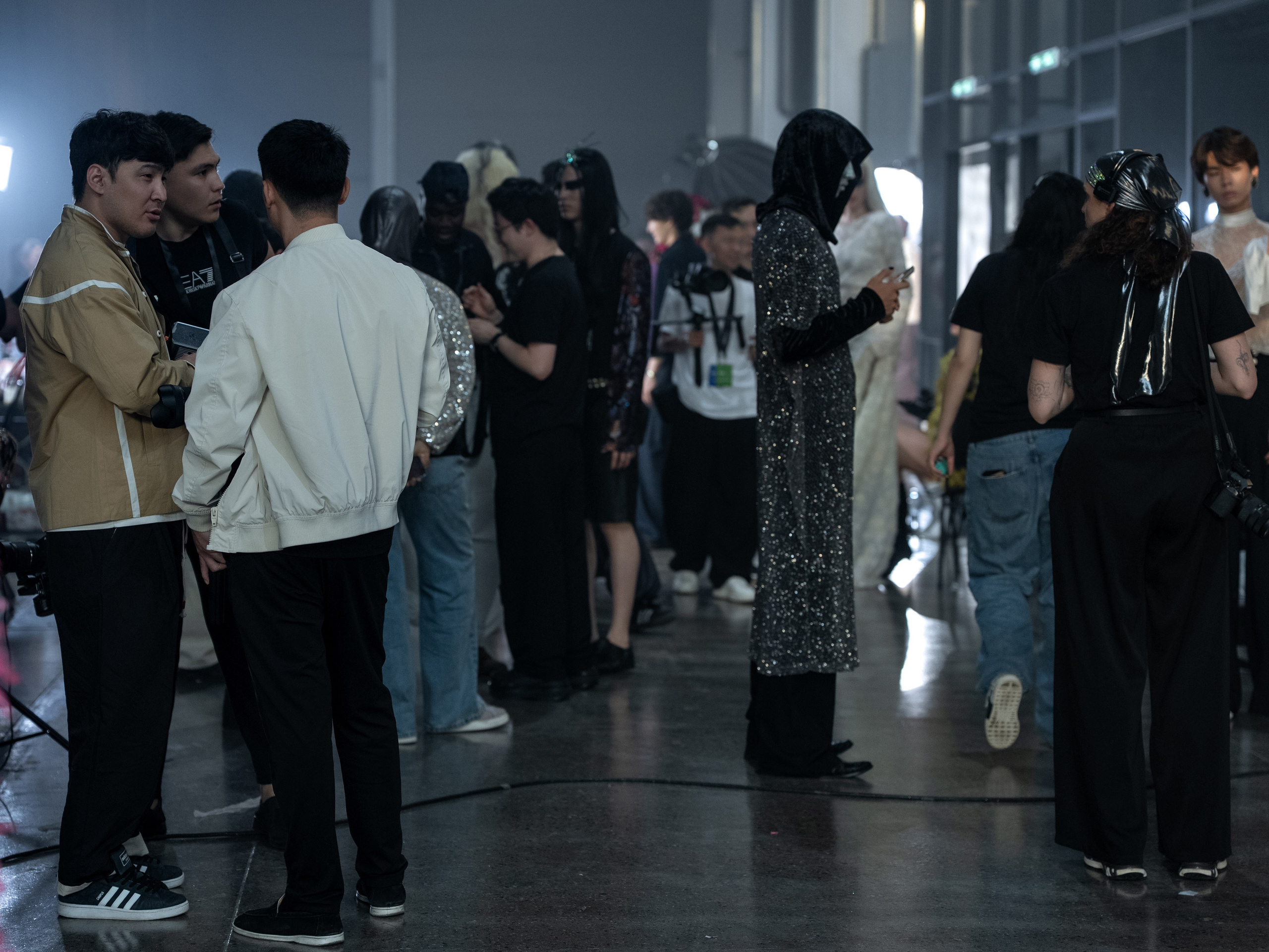 Visa Fashion Week Almaty Pre-Fall 2026 April Backstage Day 2. Сайт Алматинского НЮ АРТ, будуар и фэшн фотографа Дениса Карпенко