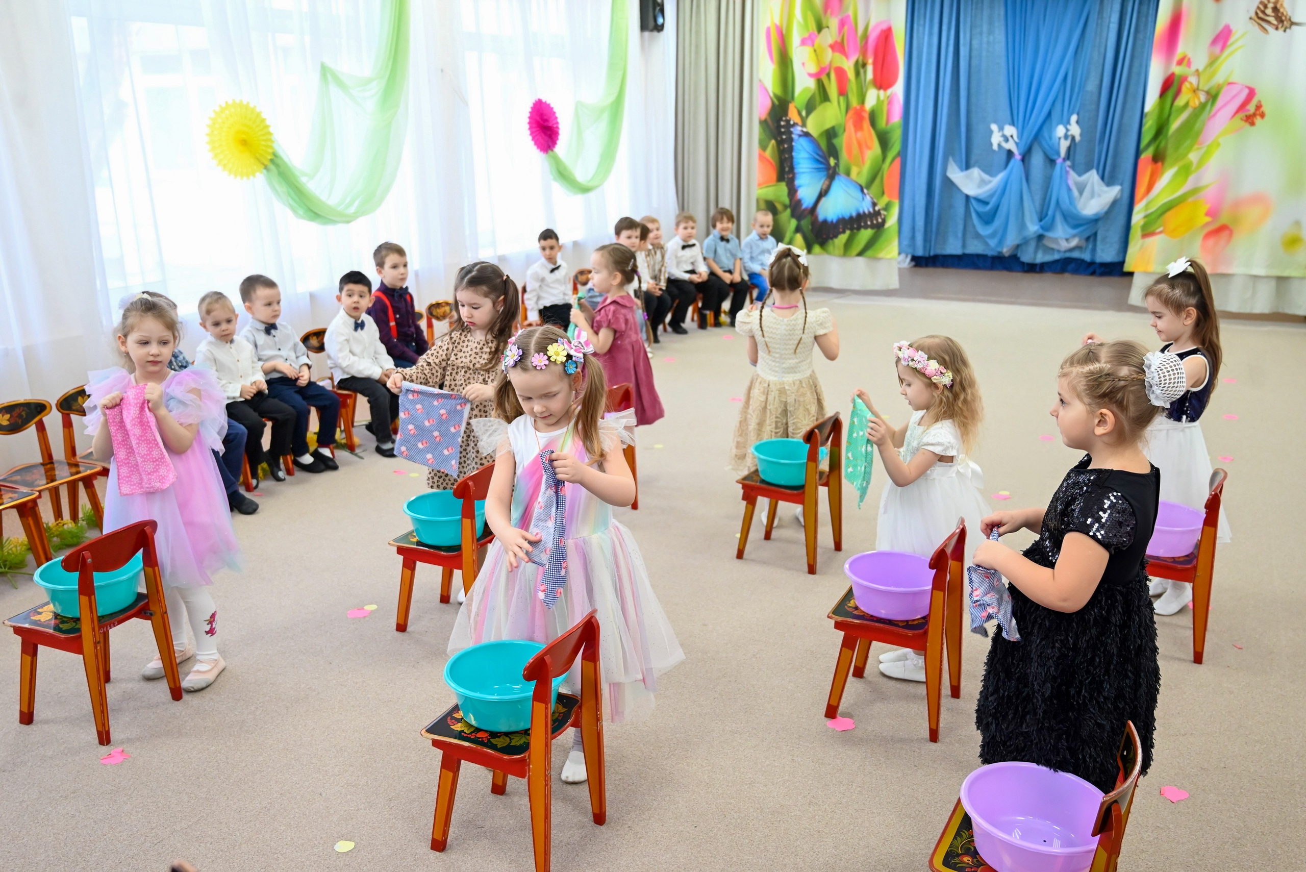 Праздник в группе «Дружная семейка». Семейный и детский фотограф Москва