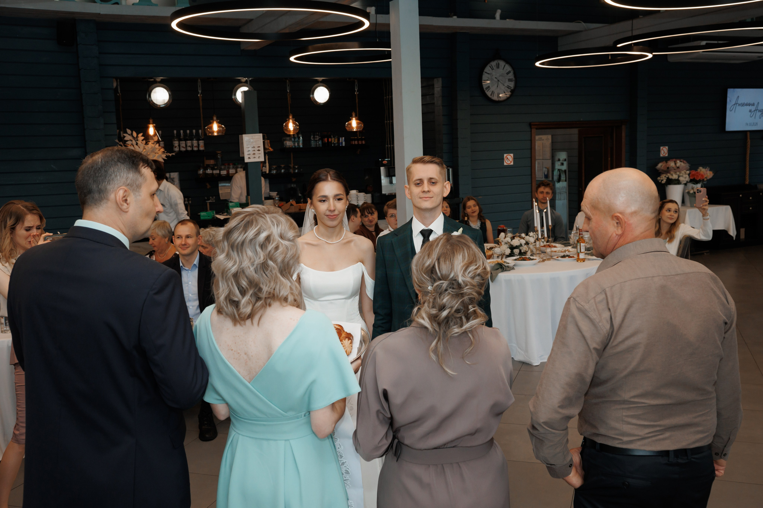 Регистрация в отеле Fish Point, ЗАГС Бутово, прогулка в Остафьево. Свадебный и репортажный фотограф (Москва, Королев и другие)