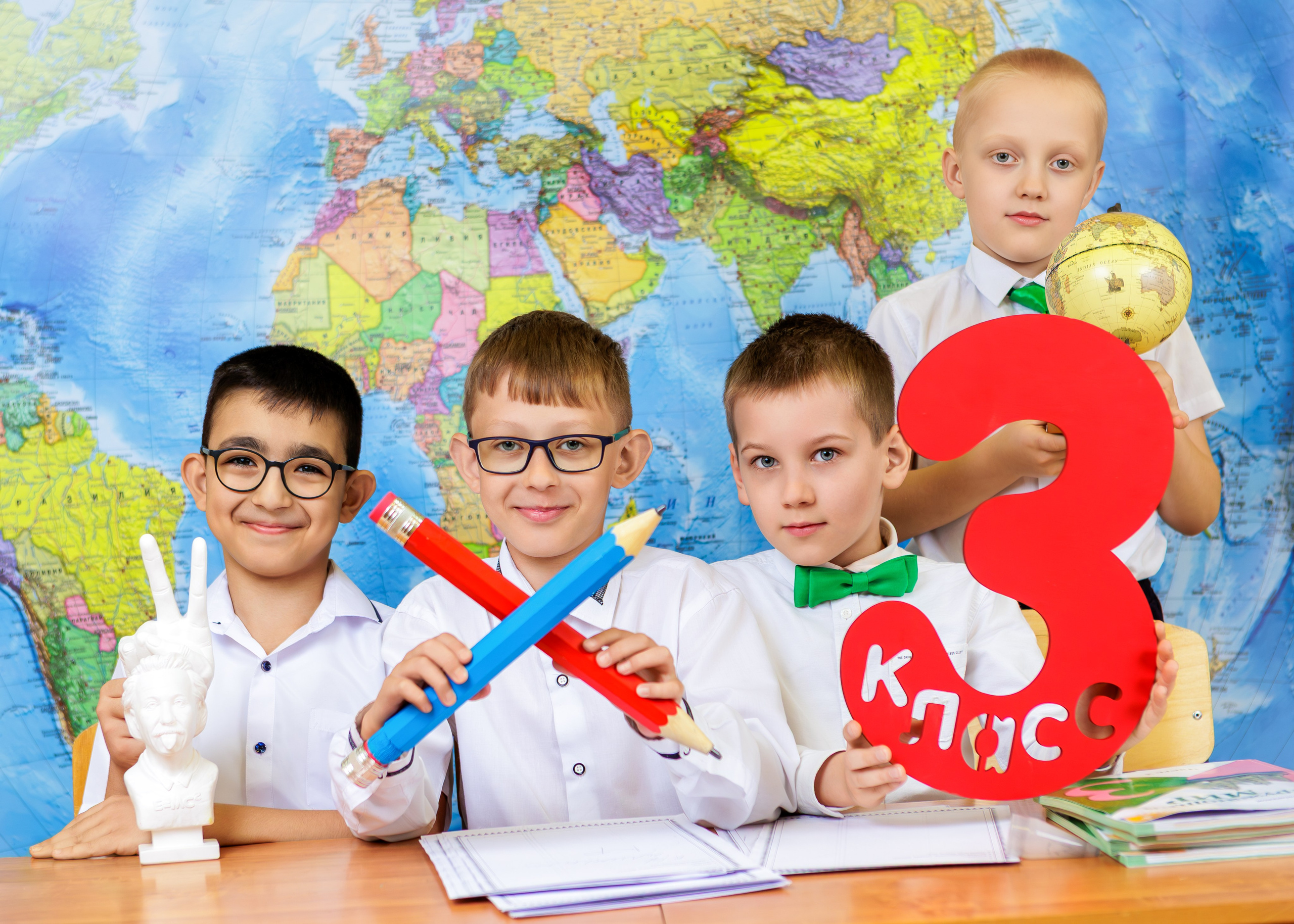 Друзья. Выпускные альбомы и школьный фотограф в Подольске, Троицке, Щербинке, Москве и Московской области