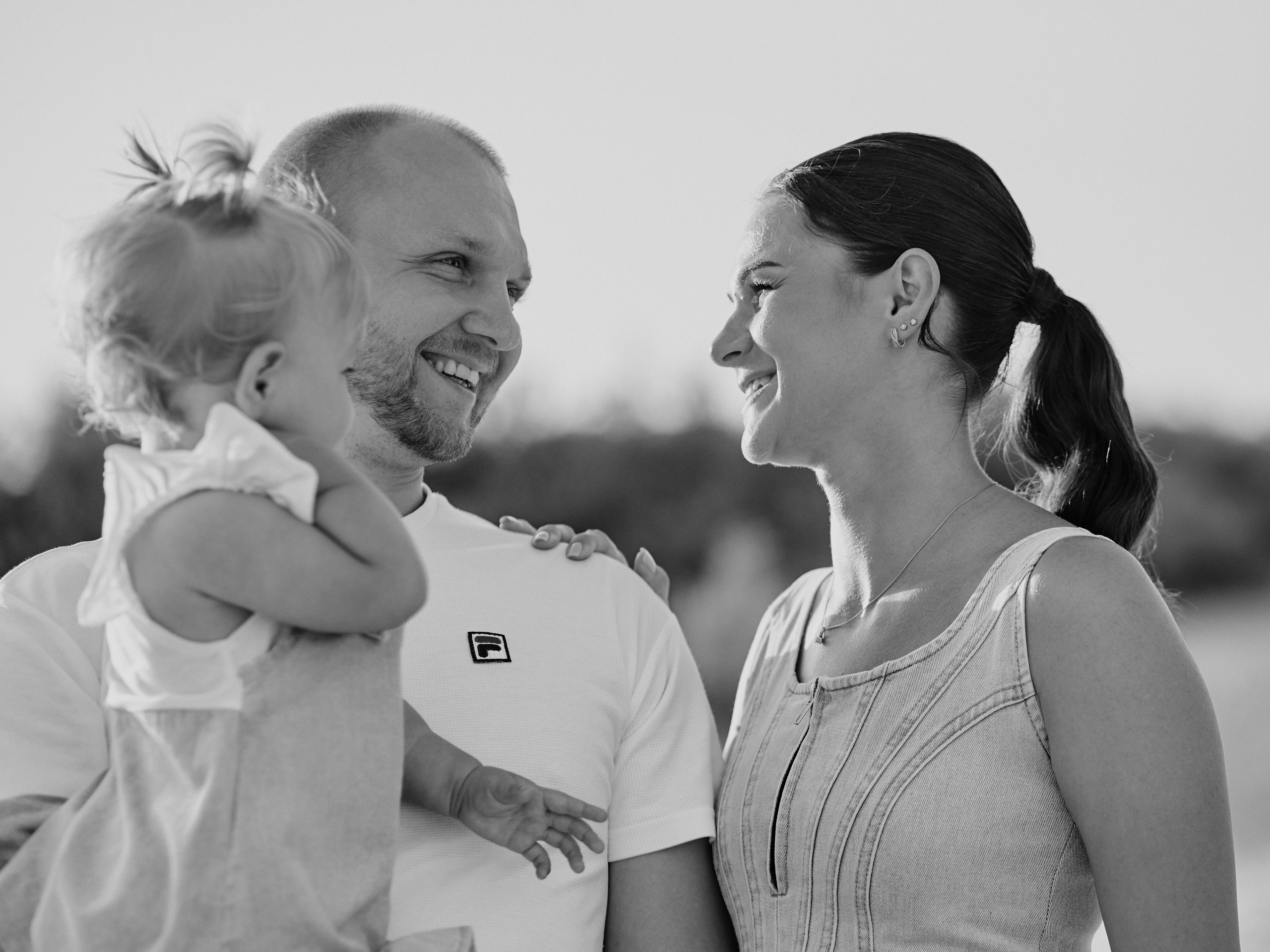 Семейная фотосессия на берегу моря в Анапе