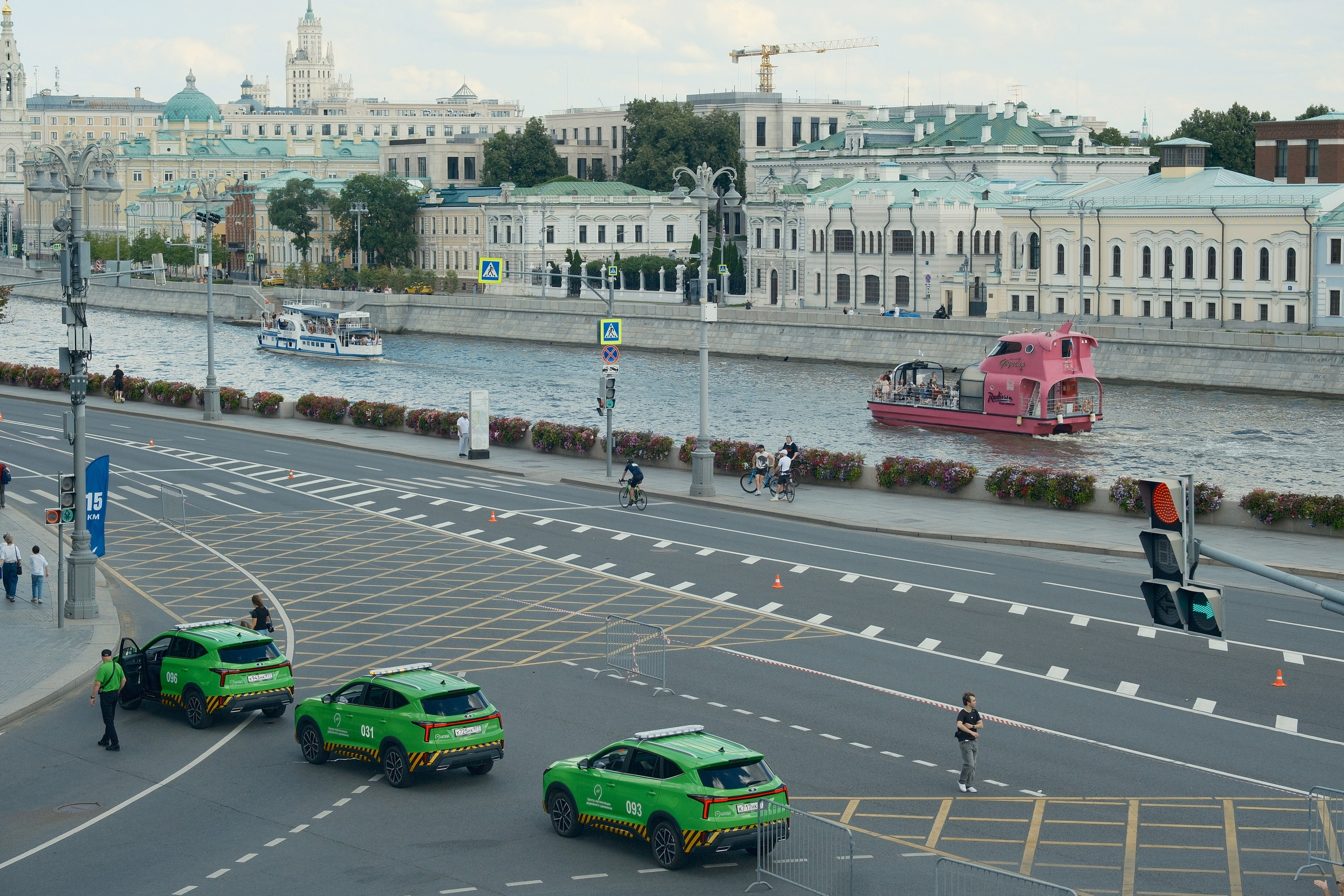 Улица, люди, жизнь…