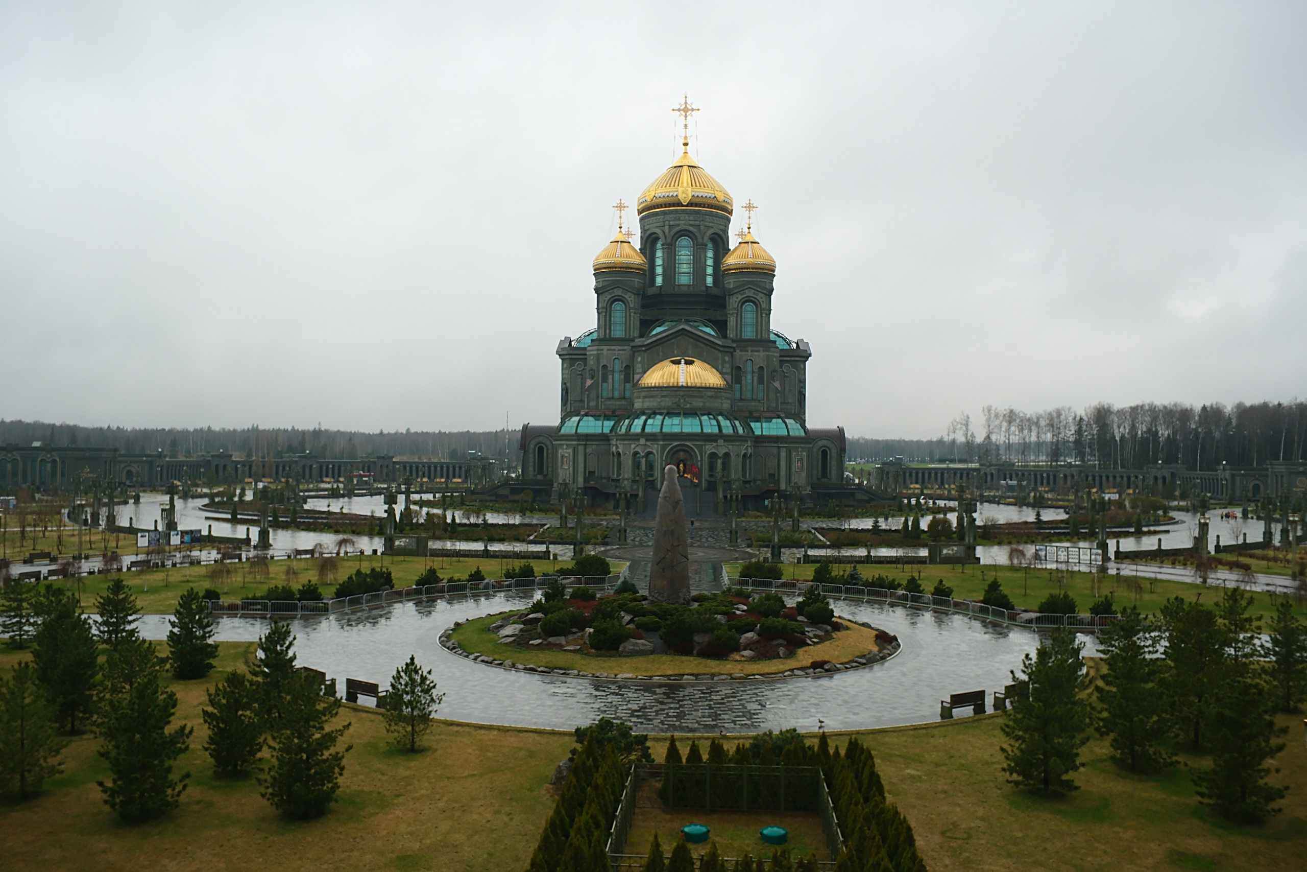 Улица, люди, жизнь…