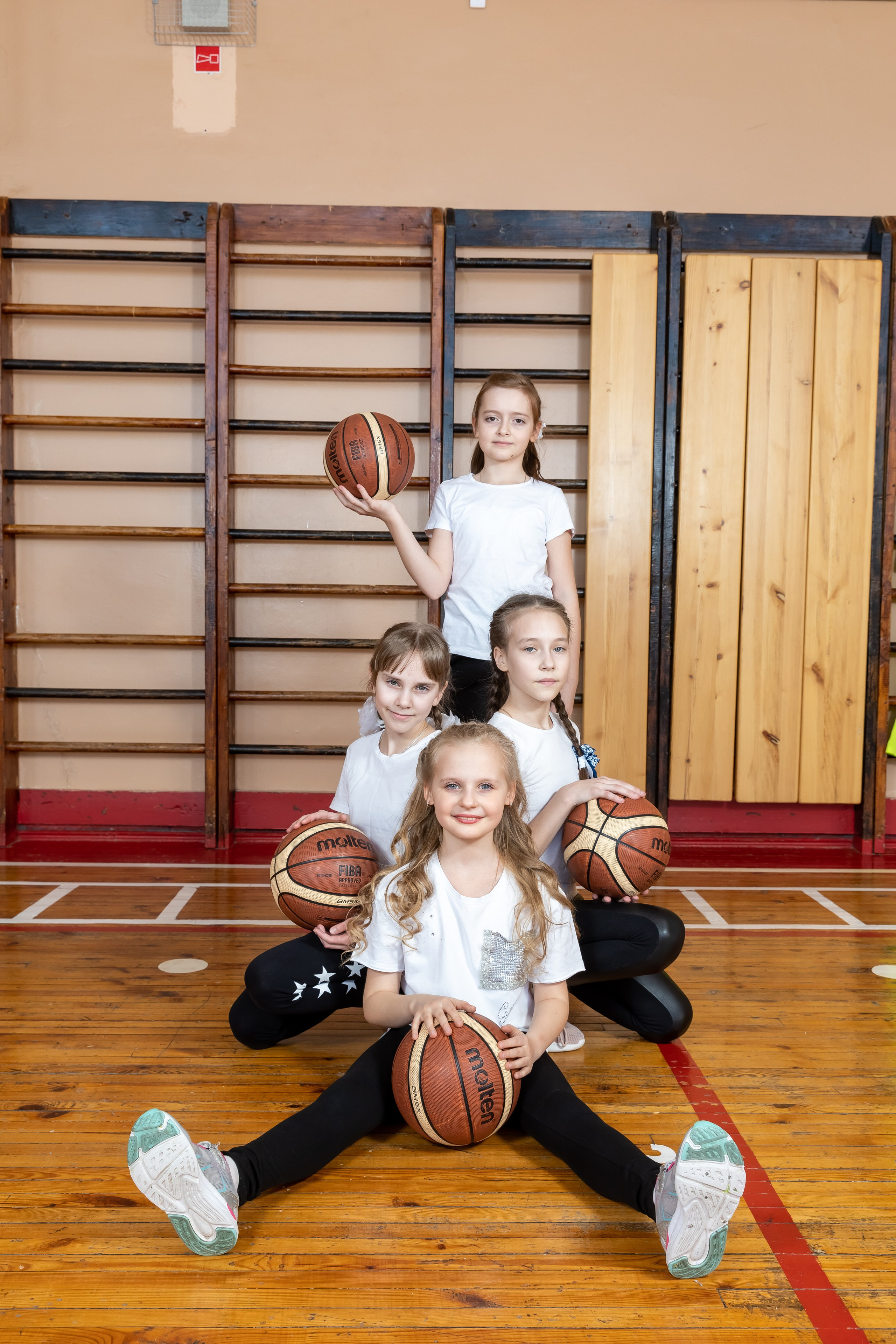 Примеры фото НАЧАЛЬНЫЕ КЛАССЫ. Фотограф Радужный ХМАО, Школьный фотограф, семейный фотограф, выпускной альбом