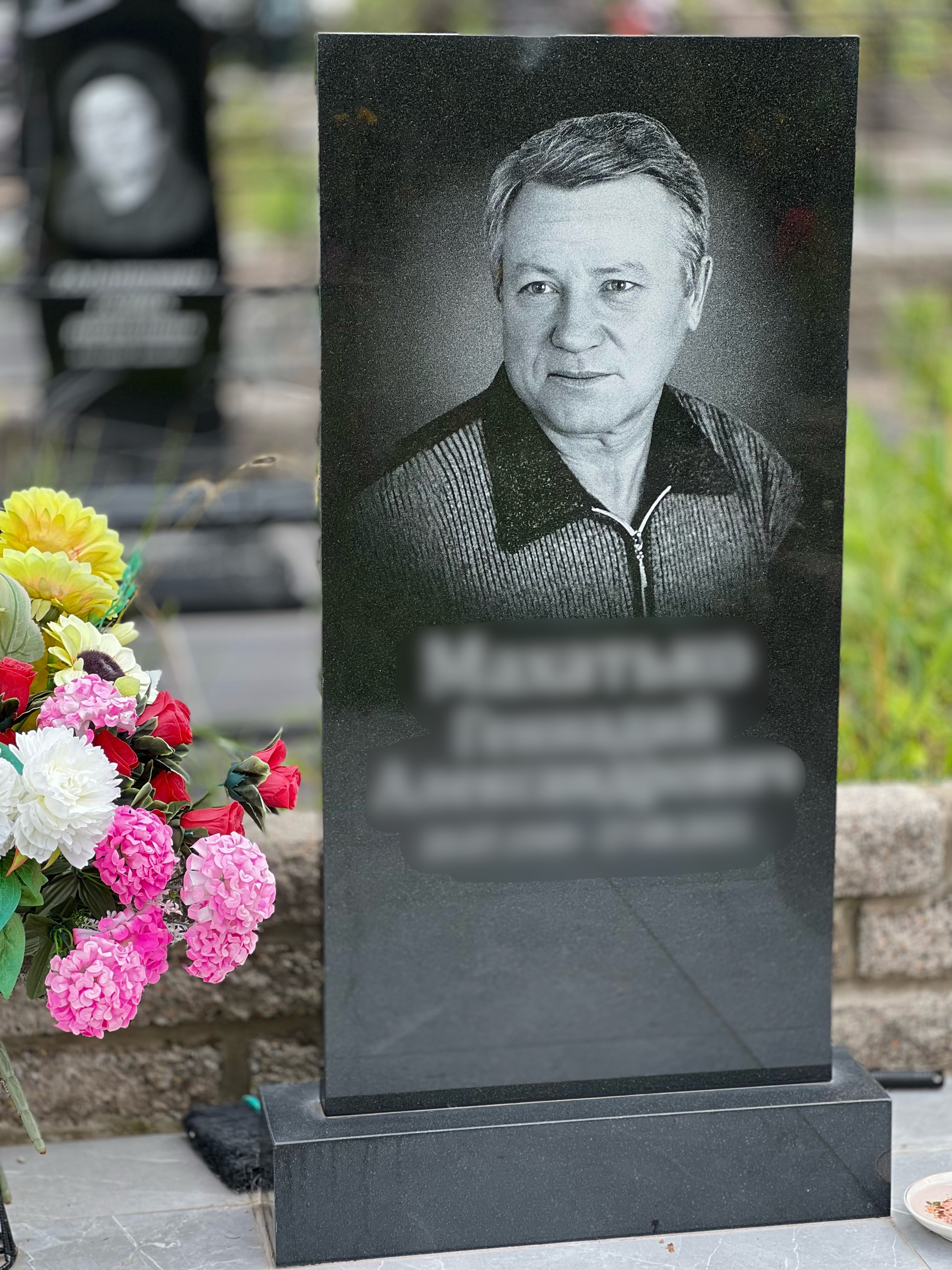 Гравировка от наших художников. ГРАНИТ26 Ритуальные услуги Железногорск. Благоустройство могил, продажа памятников