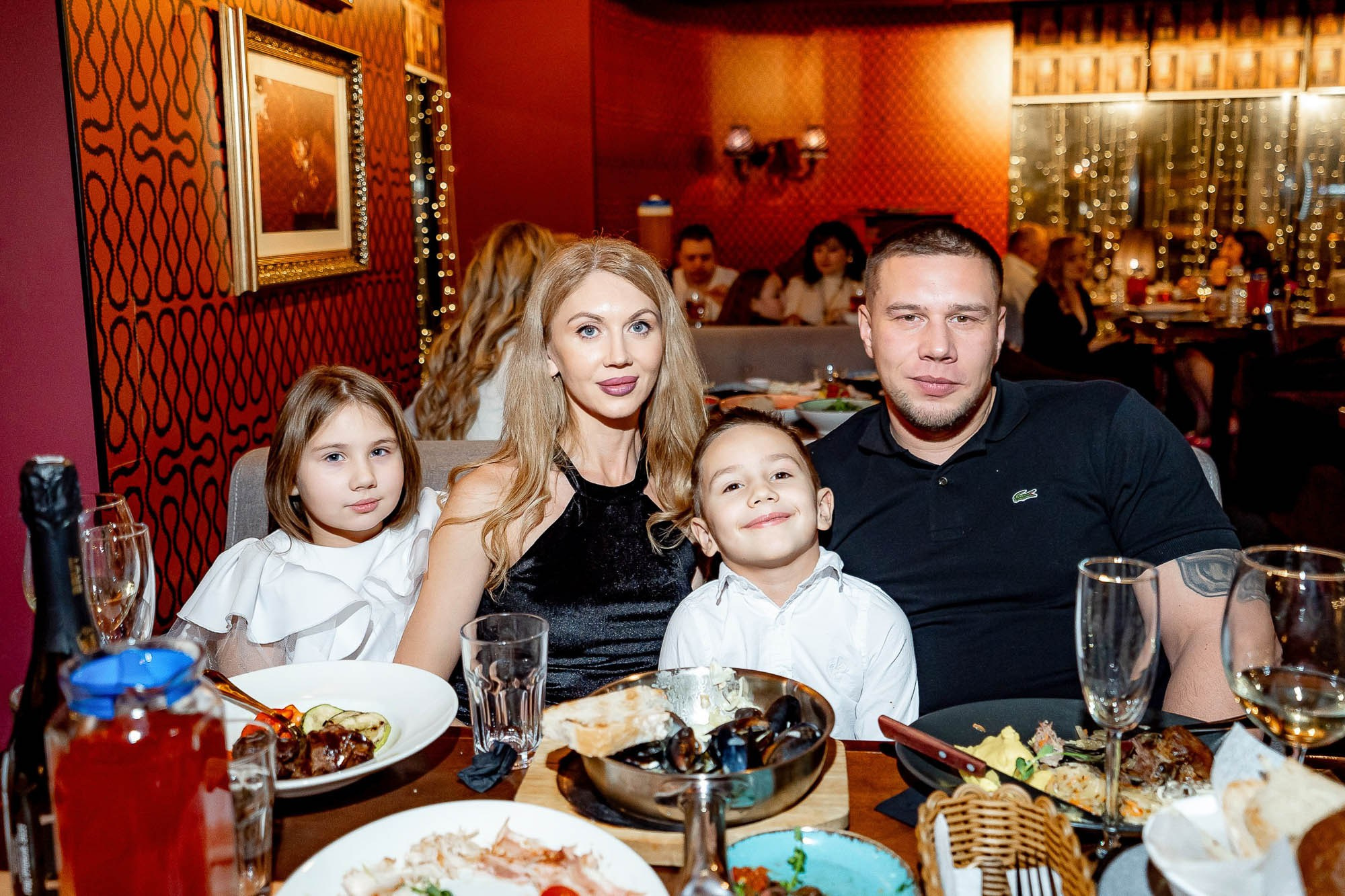 Новый год 2024 в Peoples. Сергей Кошкин. Репортажная и ивент-фотография в Сургуте