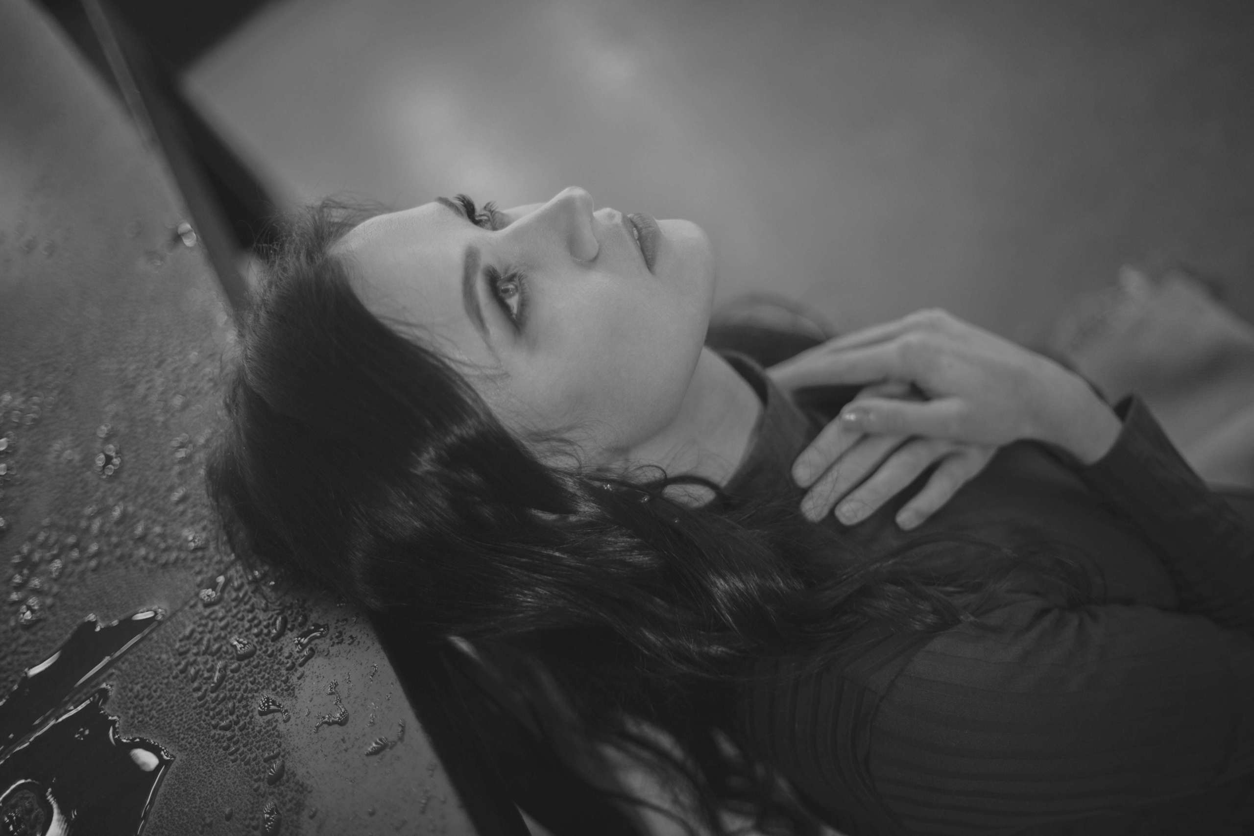 Когда мы обращаемся к свету, мы замечаем, что сами вce чаще излучаем свет. Фотограф Сочи, Екатеринбург, Евгения Ефимова