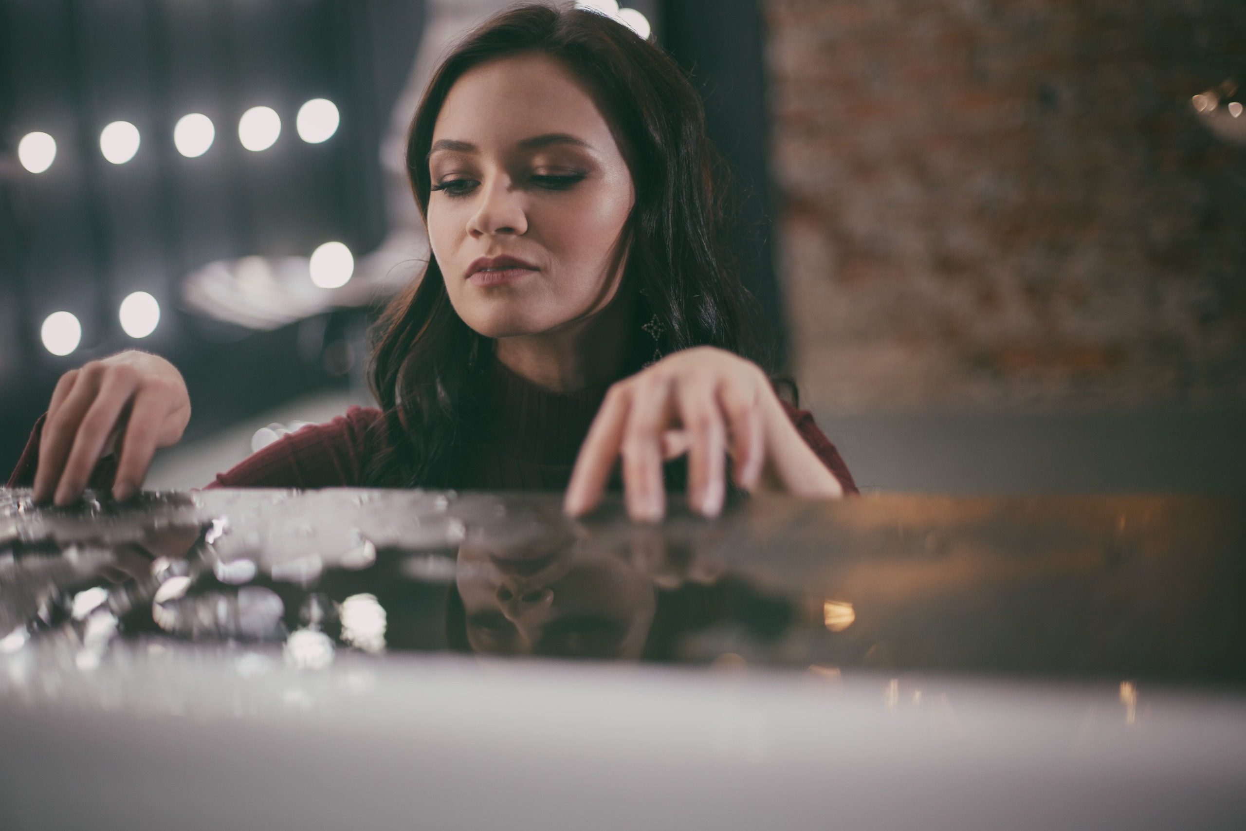 Когда мы обращаемся к свету, мы замечаем, что сами вce чаще излучаем свет. Фотограф Сочи, Екатеринбург, Евгения Ефимова