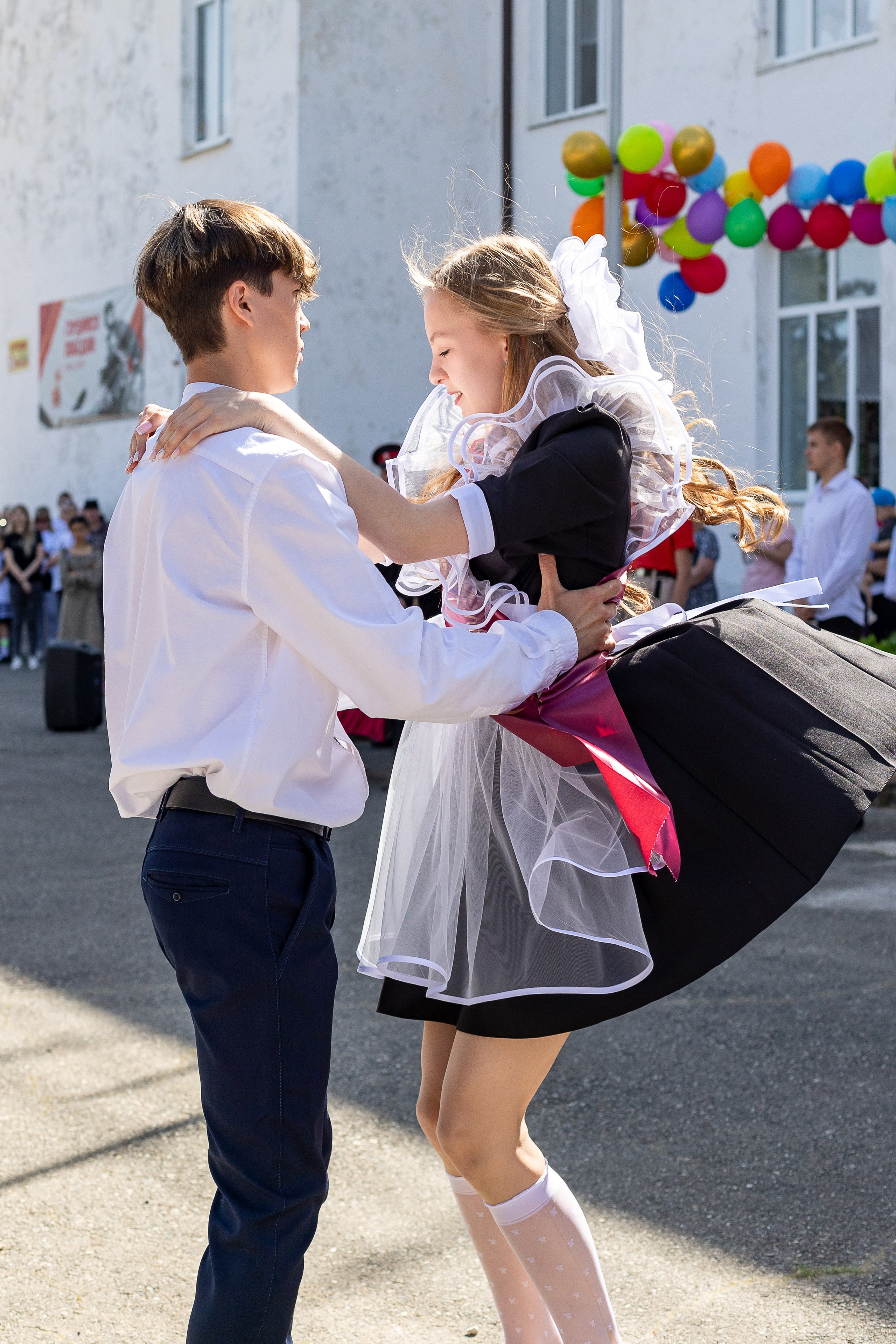 Последний звонок. Выпускные альбомы Майкоп, Краснодар Елена Золотарева