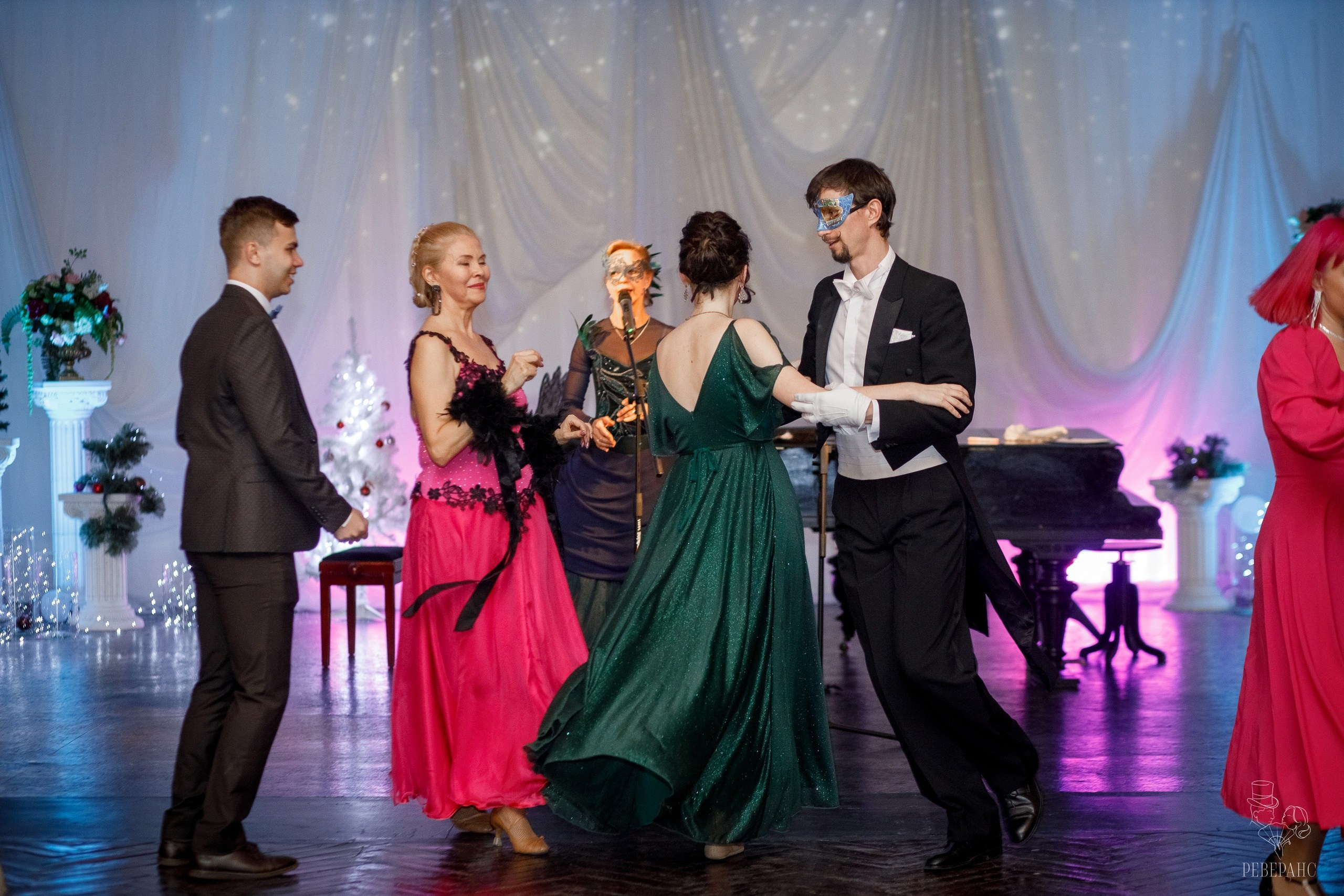 Бал в Доме Шрёдера. Дом Шрёдера