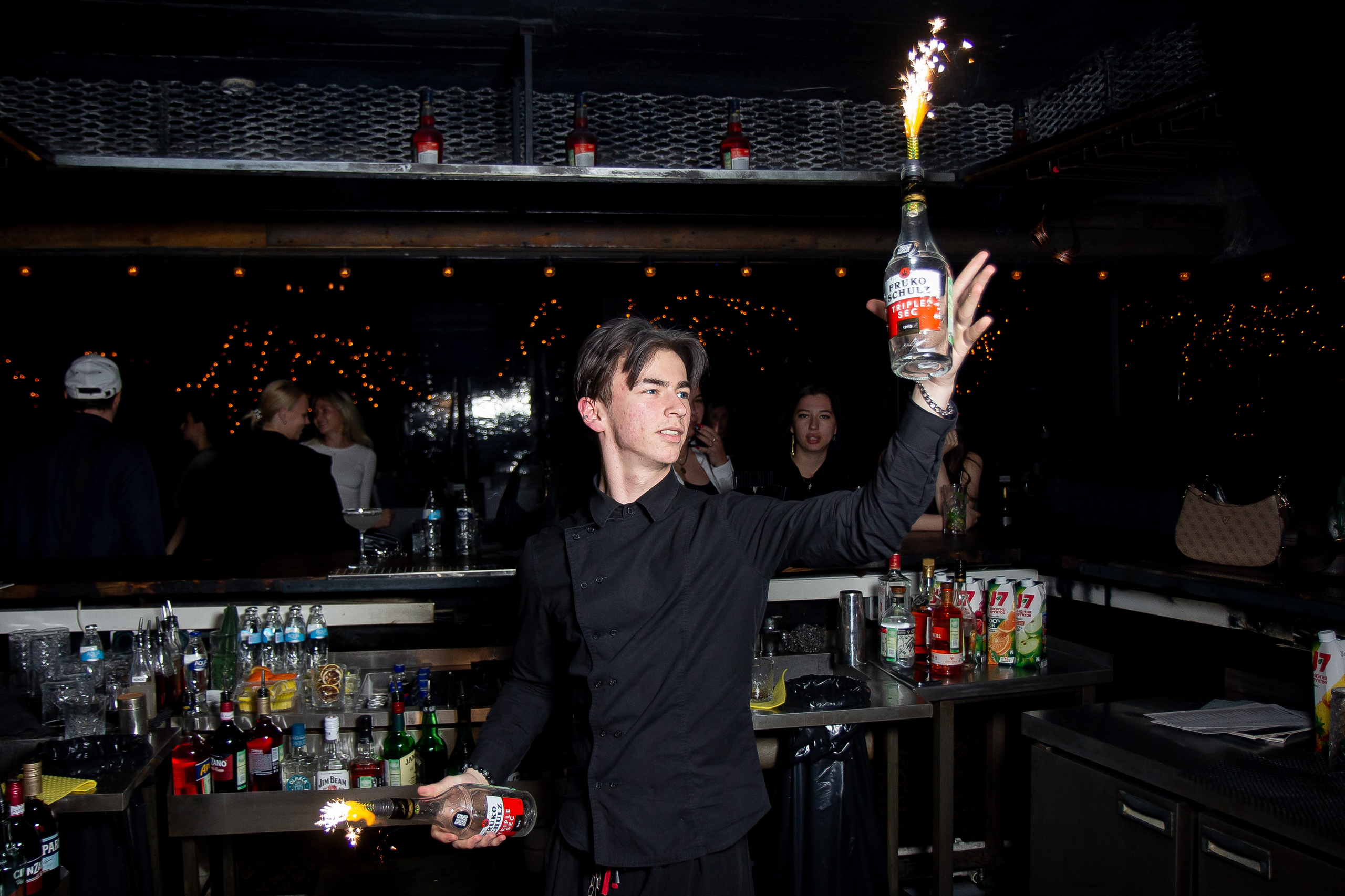 Концерт VA.NO | QUEST PISTOLS SHOW. Репортажный фотограф в Ялте Алексей Семёнов