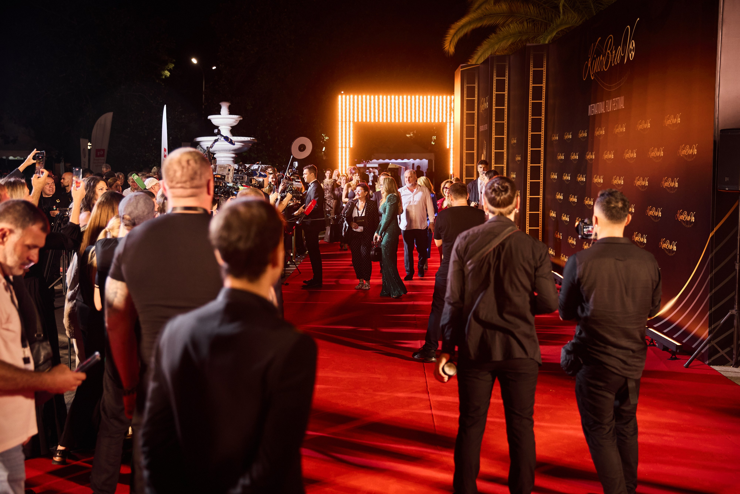 Фотосъемка репортажа кинофестиваля. Профессиональный фотограф в Сочи Виктория Джой. Обучение