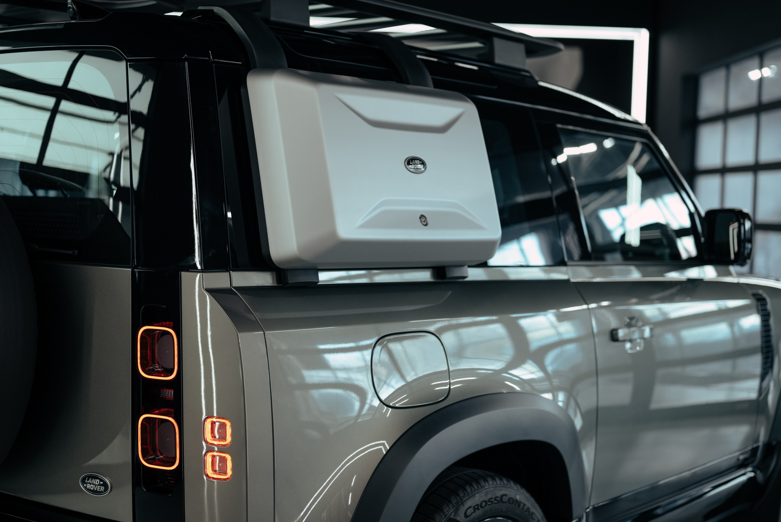 Defender 3 door. DeLorein