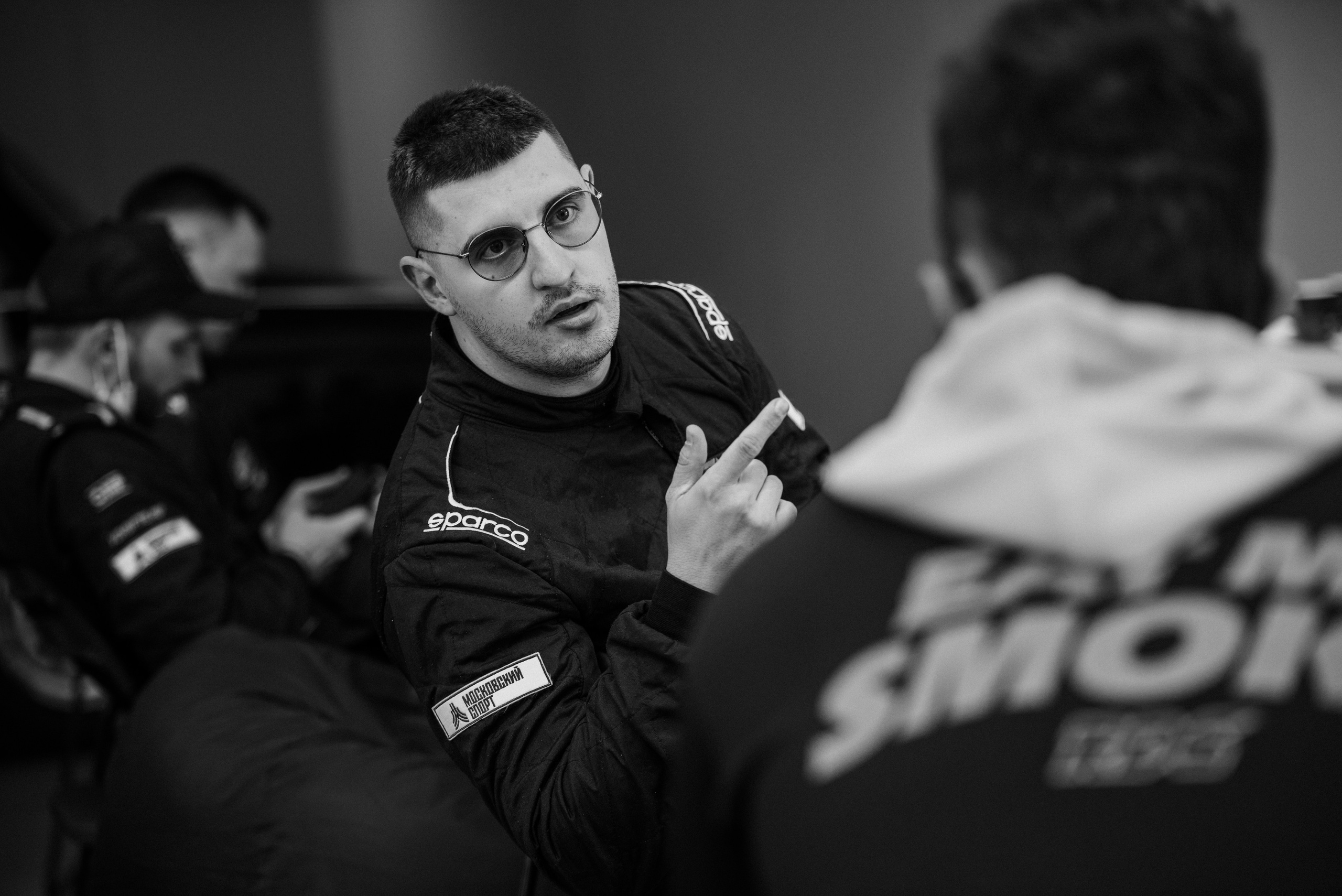 Rds запад ADM Raceway. DeLorein