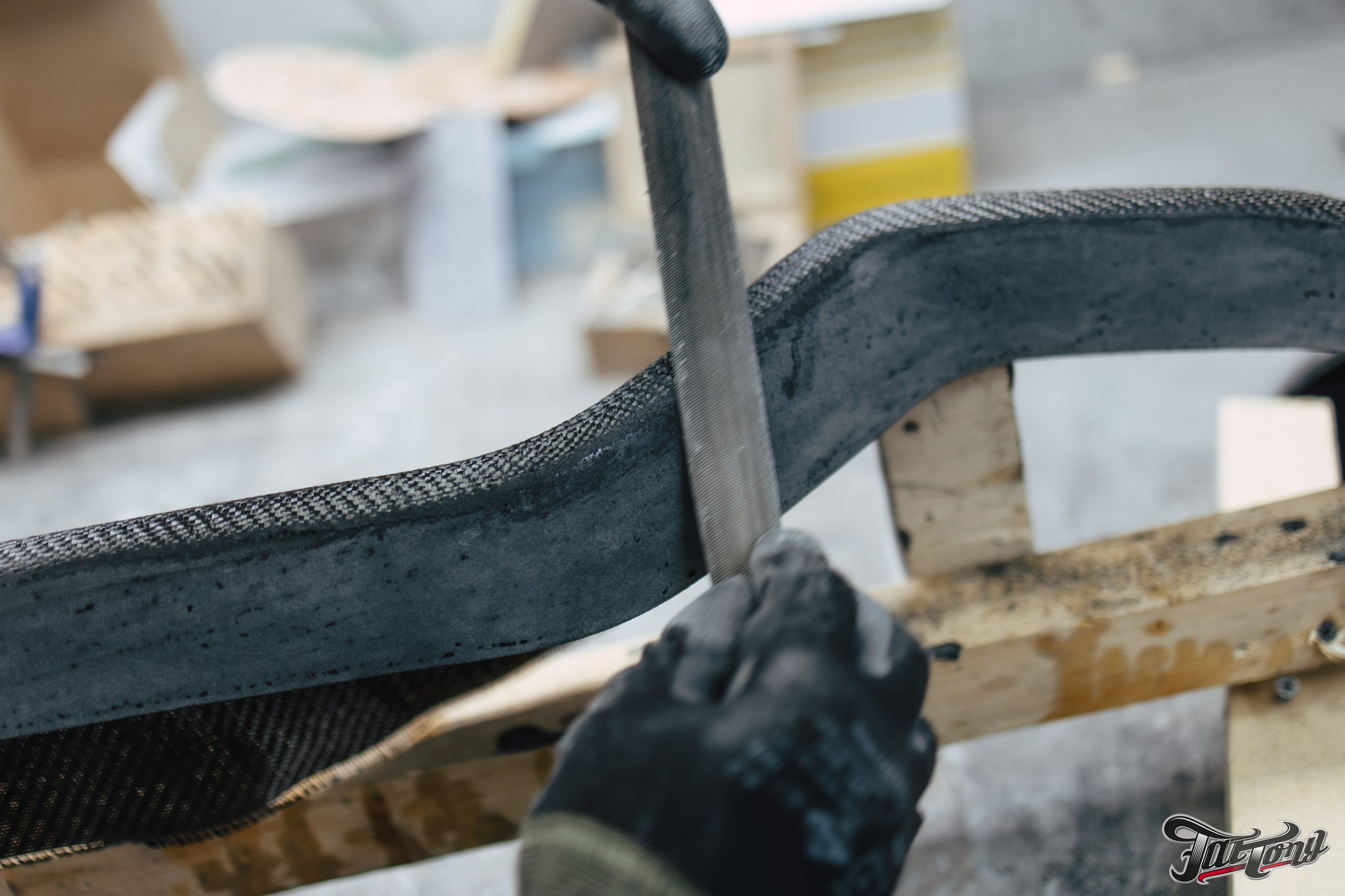 Ram TRX ламинация карбоном внешних элементов кузова, салона и установка распорки. DeLorein