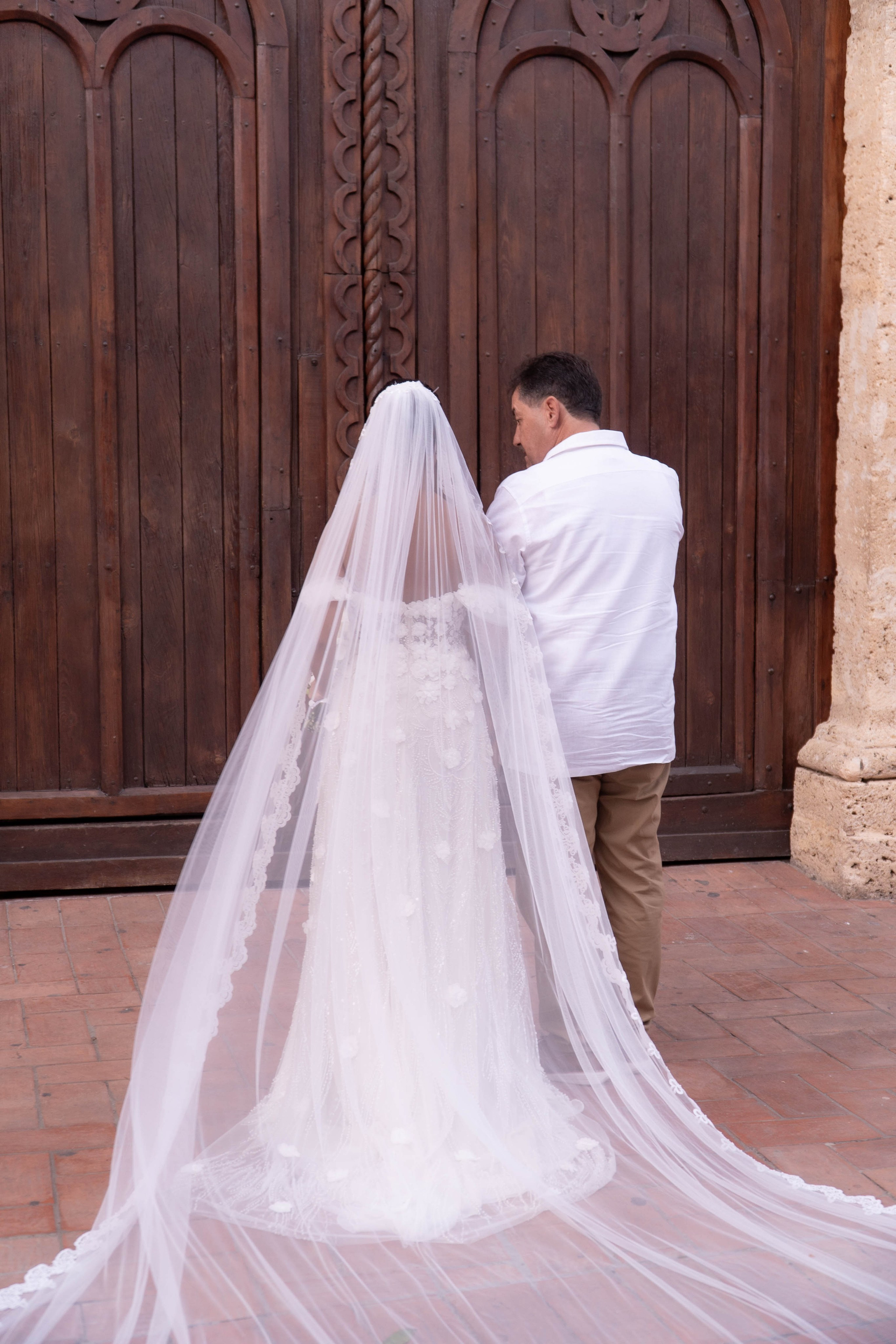 Catalina and Romain. Wedding Photographer in Barcelona and Medellin