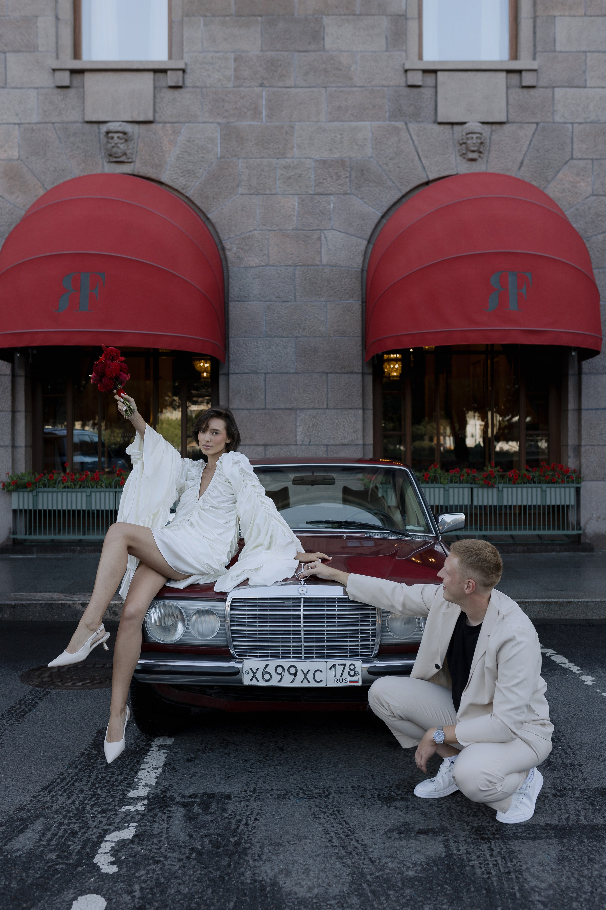 Ретро в алом. Свадебный фотограф