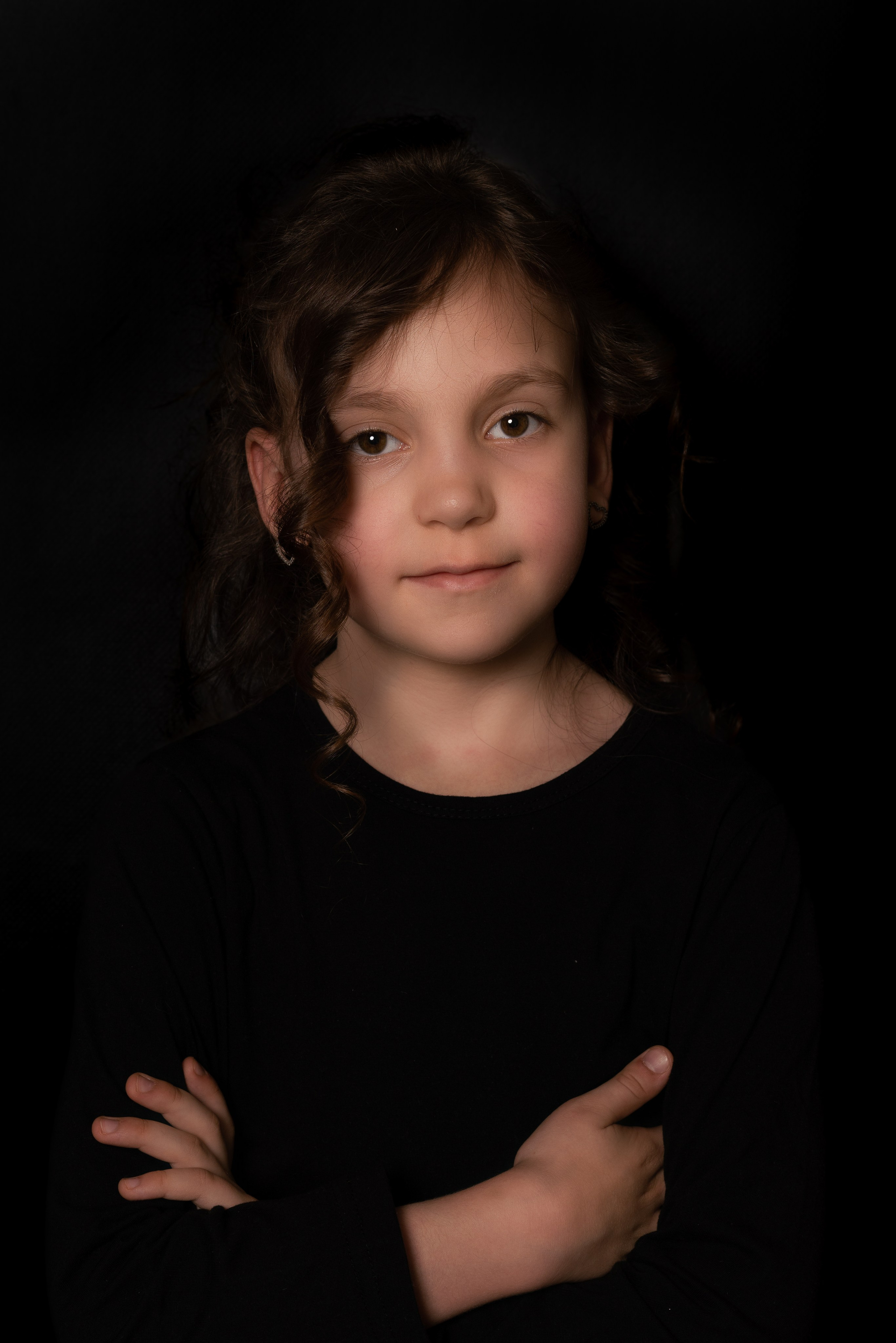 Детский сад, портреты на чёрном фоне. Фотограф Шунова Саша