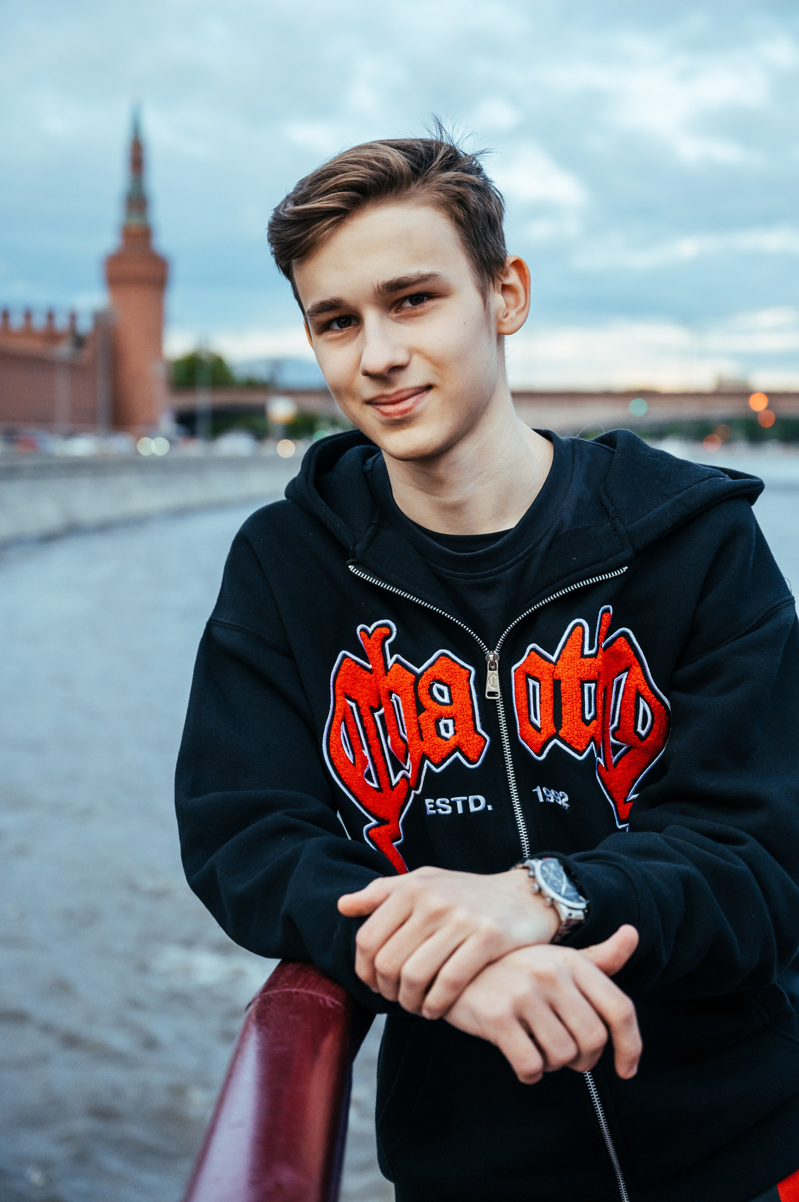 Последний звонок. Анастасия Петрович фотограф, фотокорреспондент в Москве и Санкт-Петербурге. Фотосъёмка репортажа, мероприятия, корпоративная съёмка, контент