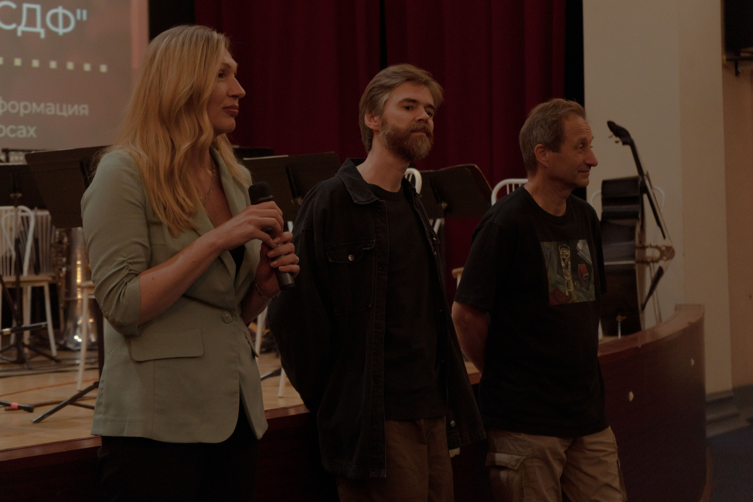 Премьера фильма «На стыке жанров». Юля Мурашова портретный и документальный фотограф