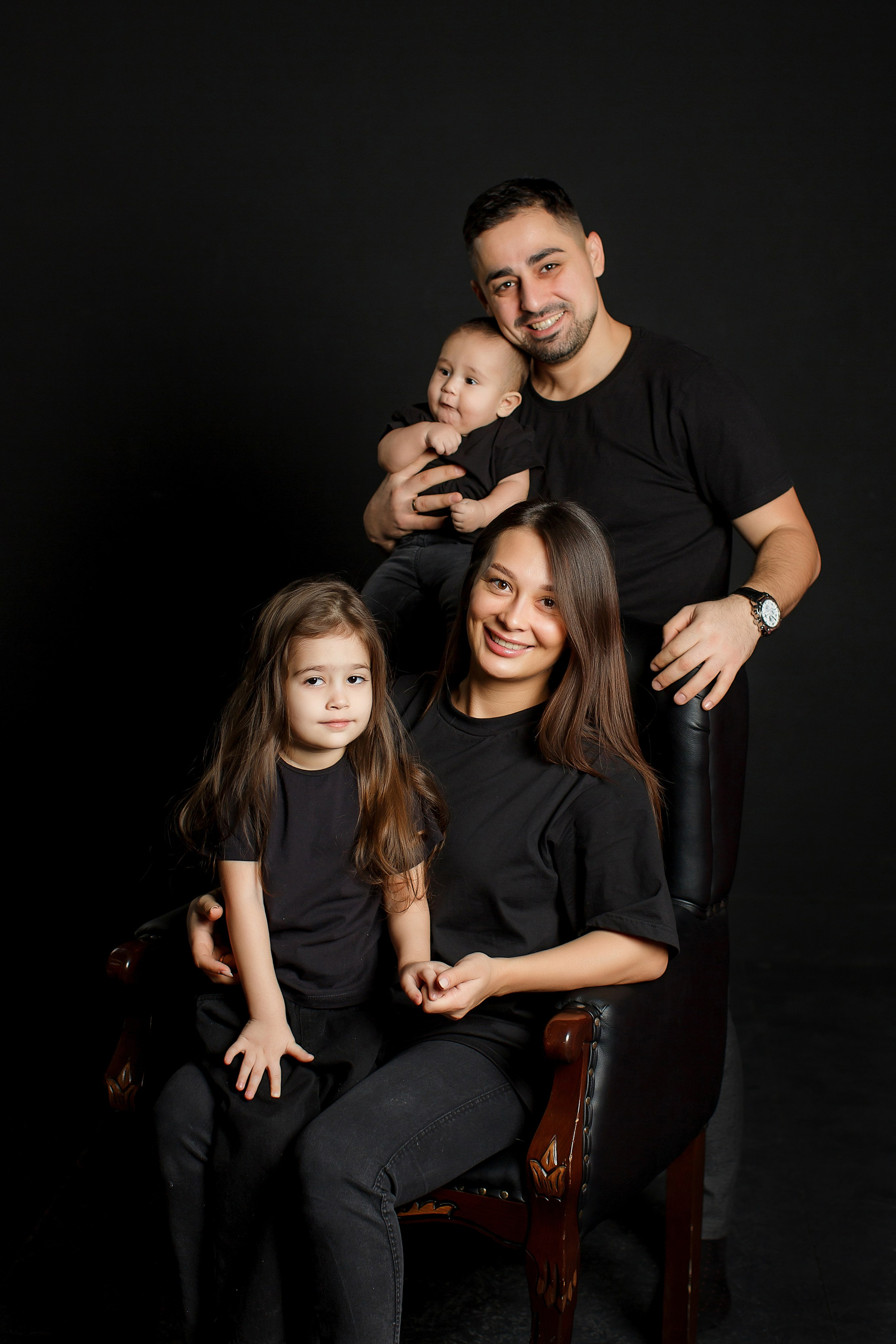 Семейный трендовый портрет. Семейный и детский фотограф в Стерлитамаке Разина Рахмангулова