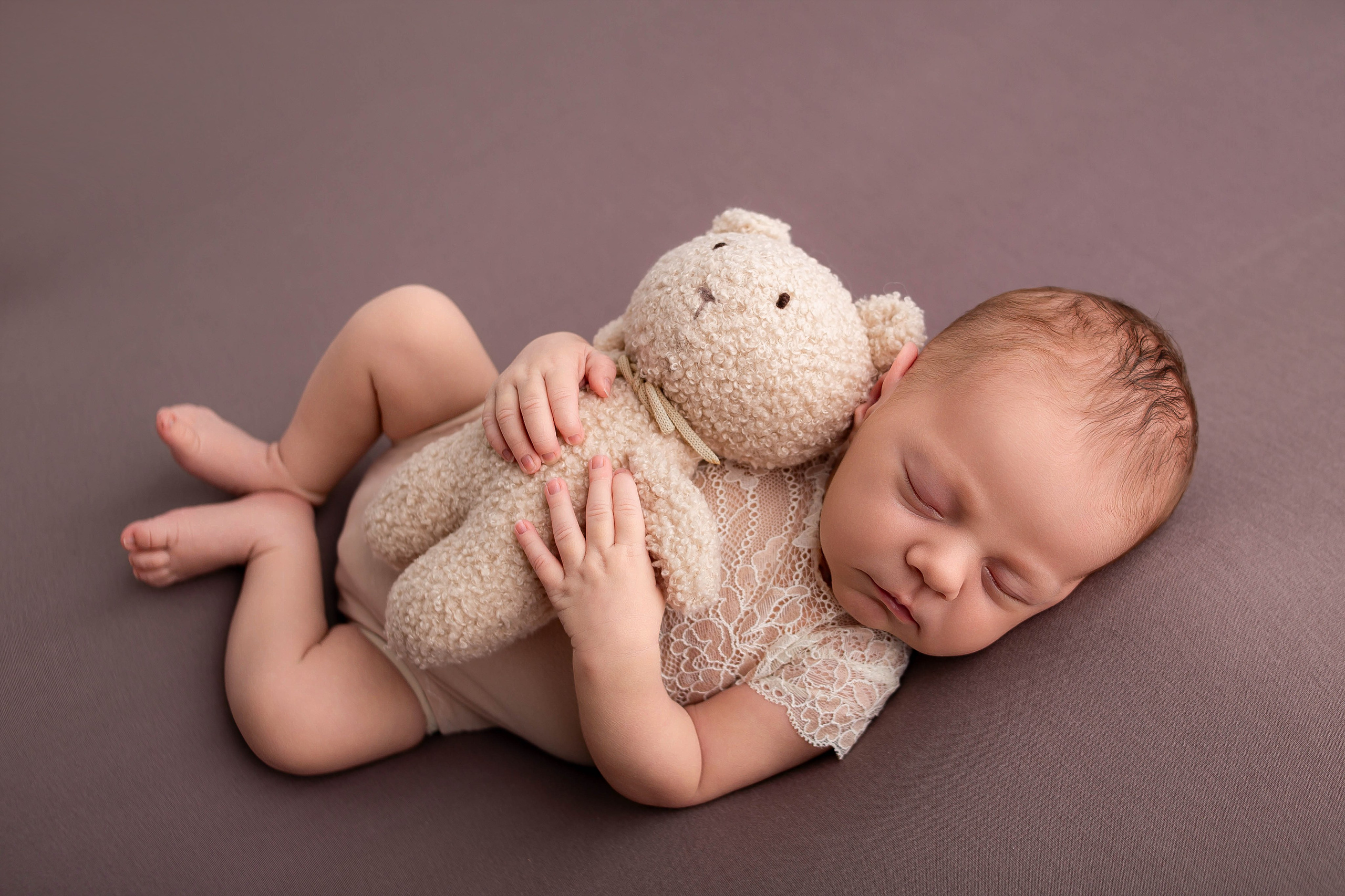 Фотографии новорожденных девочек. Семейный, детский фотограф в Великом Новгороде Юлия Федичева. Фотограф новорожденных