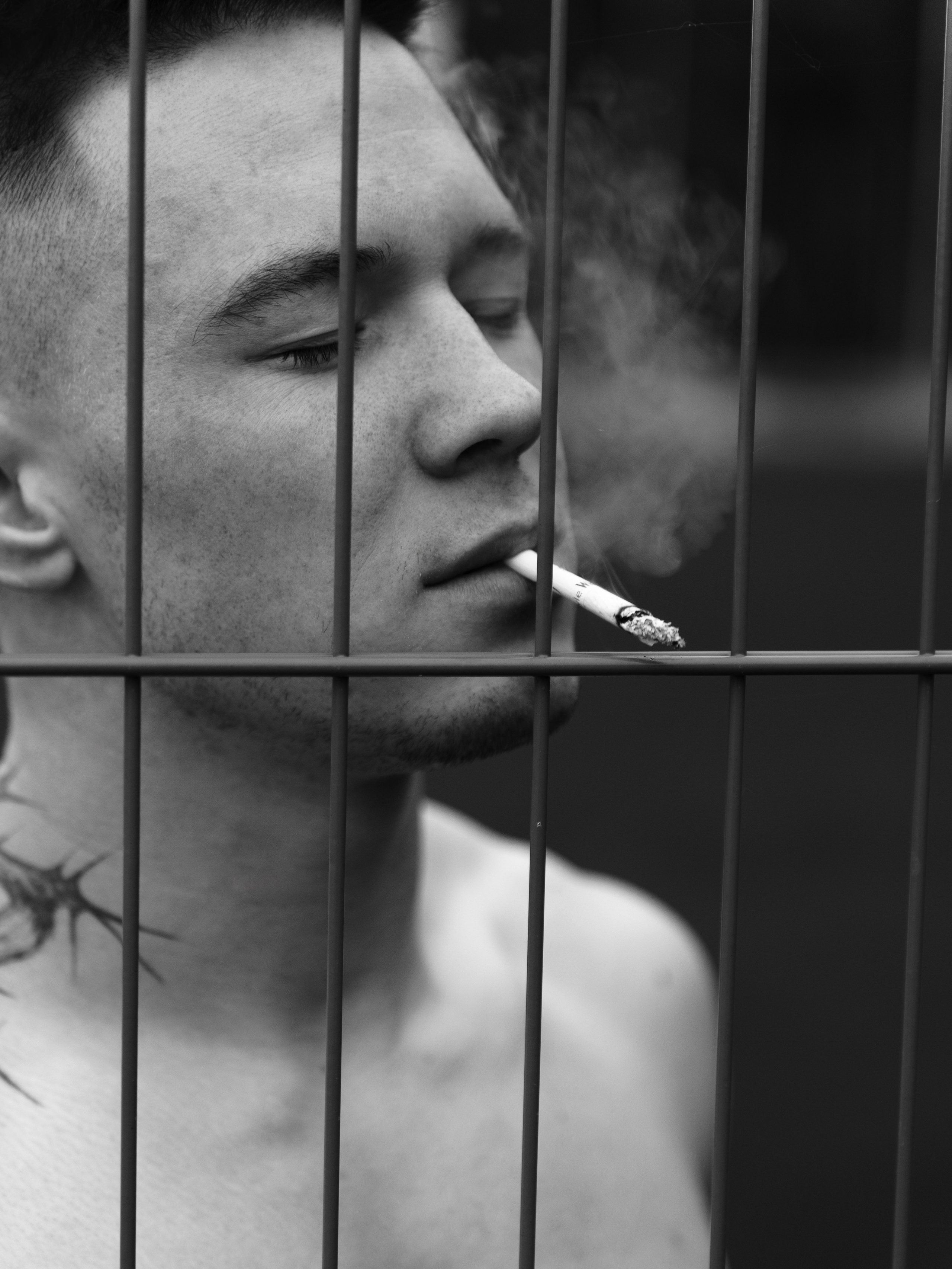 Мужской уличный портрет. Иван Упоров — фотограф, рилсмейкер чебоксары
