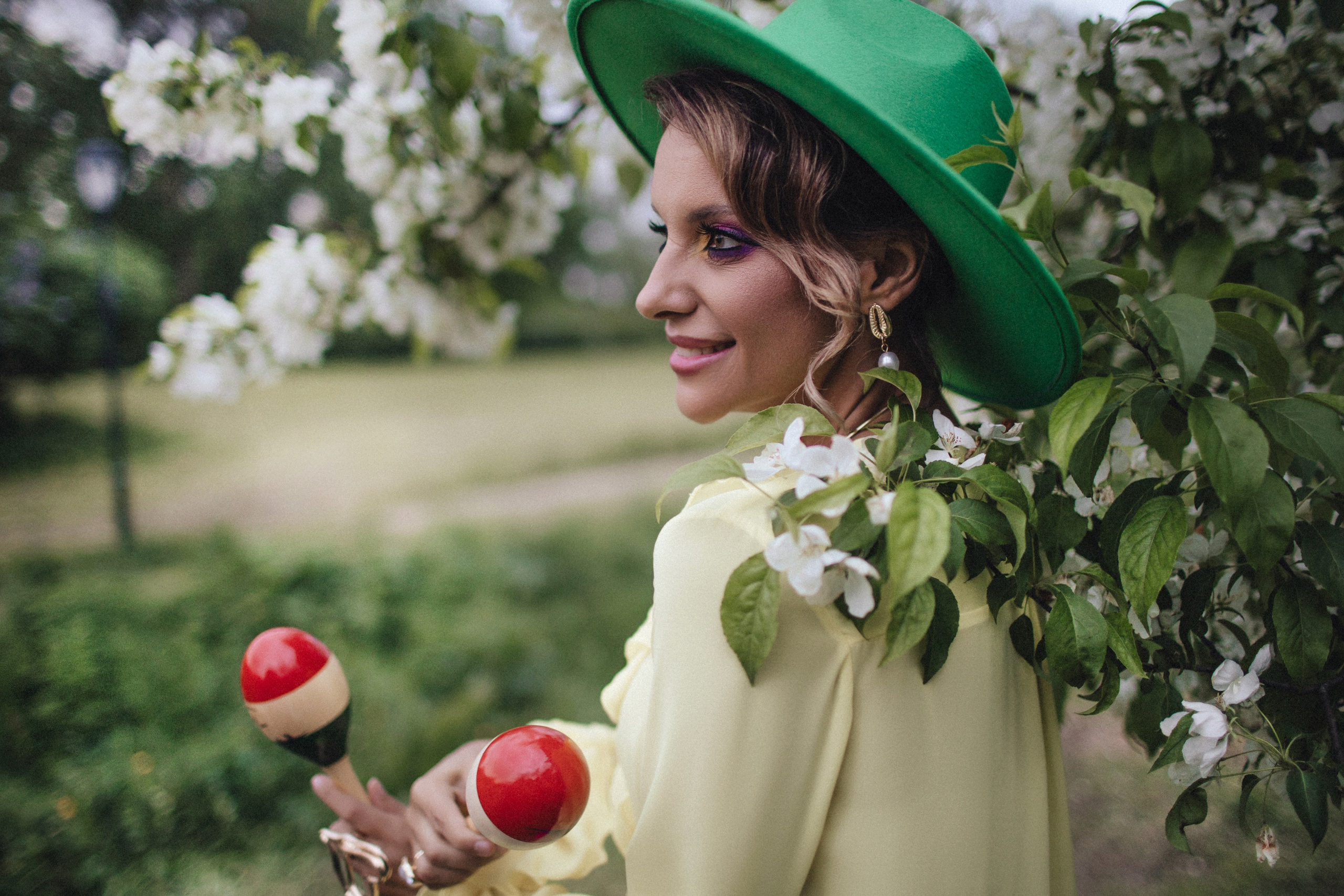 Фотосъемки в цветущих садах. Свадебный и семейный фотограф Спб Бошман Ирина