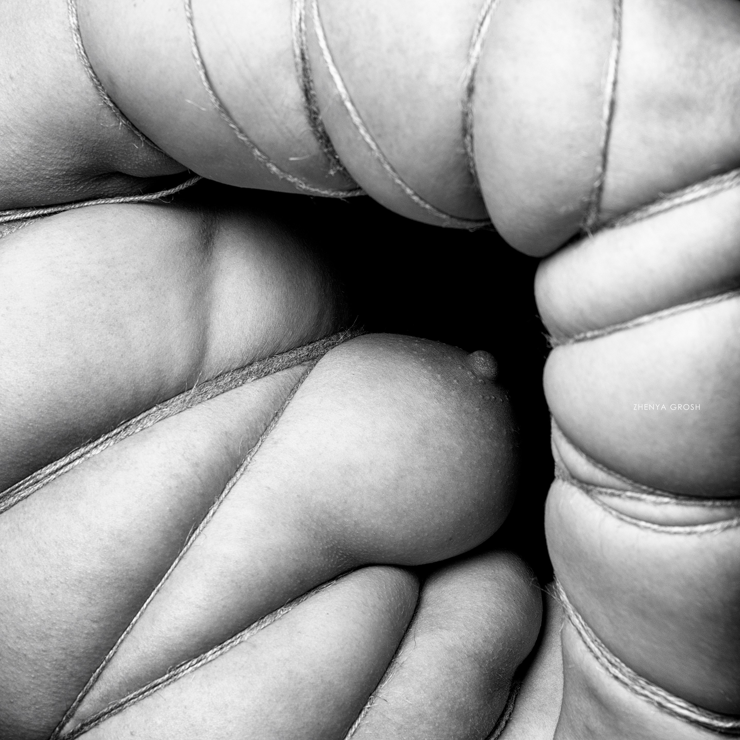 ART 18+. Фотограф Женя Грош в Москве