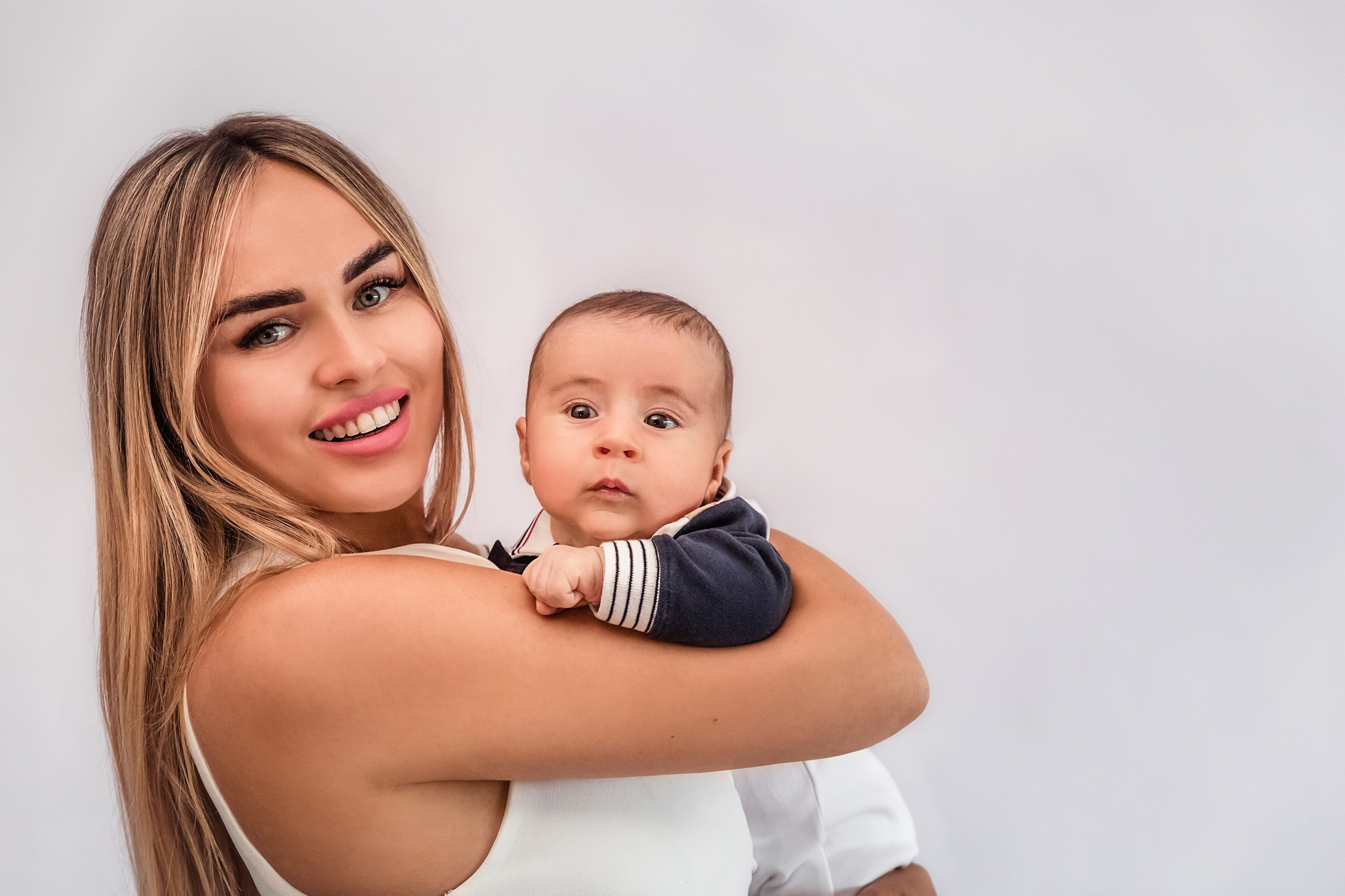 Photo session with three-month-old baby. Professional family and children’s photographer in Izmir Irina Eron