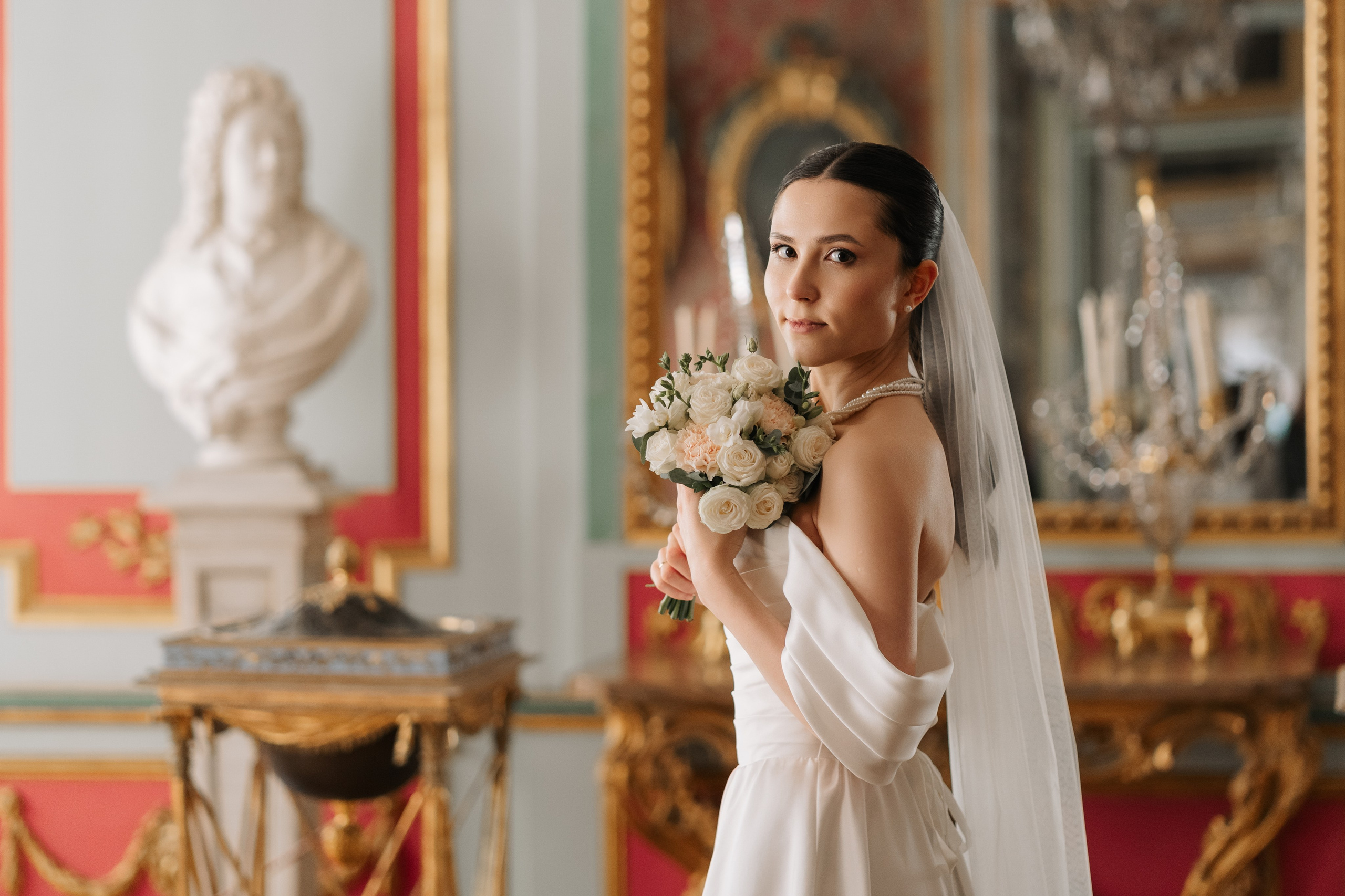 Влад и Илина в Кусково. Свадебный фотограф в Москве Анна Полушина