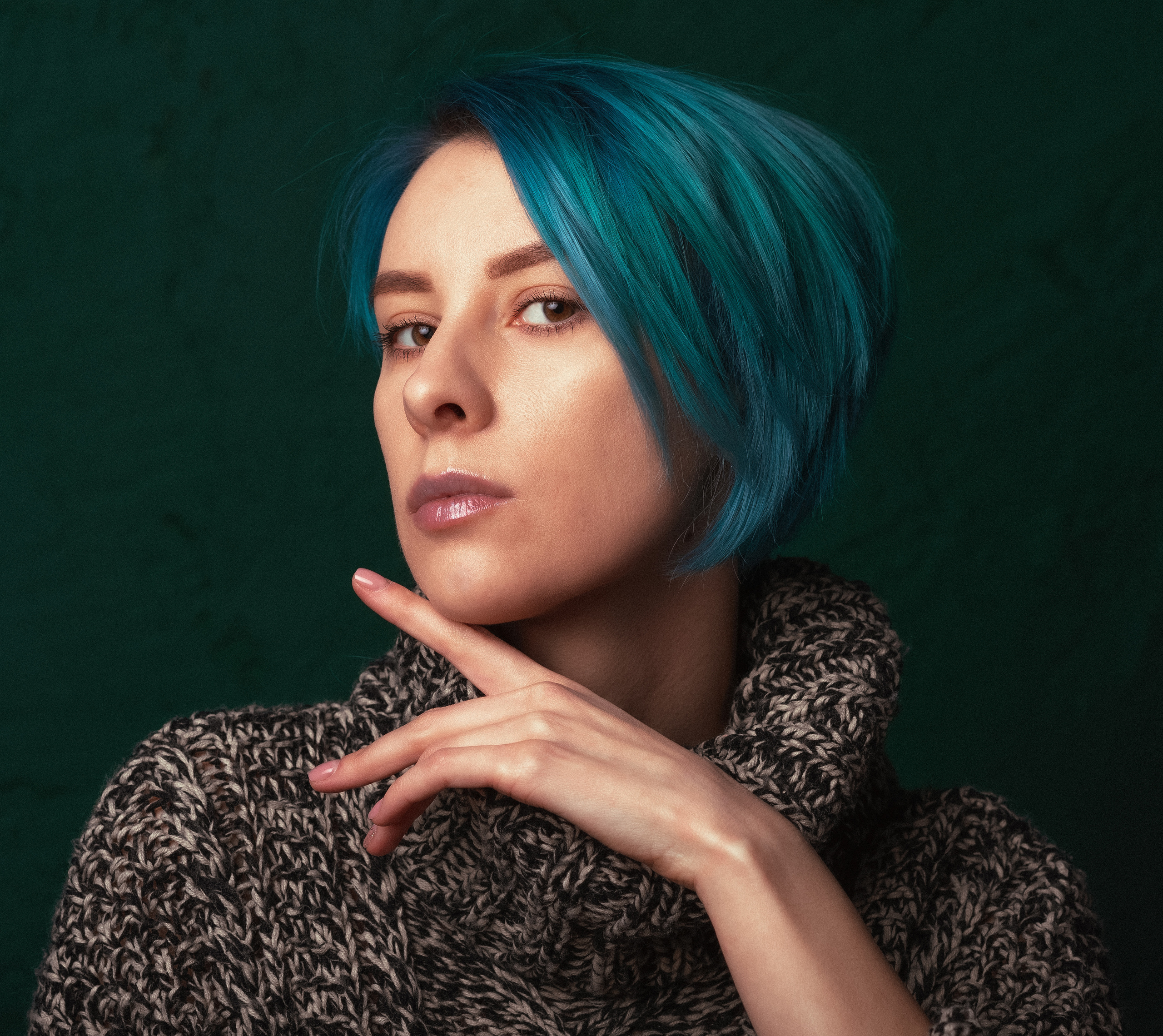 Профессиональная женская портретная съемка в Гуанчжоу, включая студийные и уличные фотографии, с акцентом на индивидуальность, стиль и эмоции. Идеально для социальных сетей, личных проектов, резюме и бизнеса.