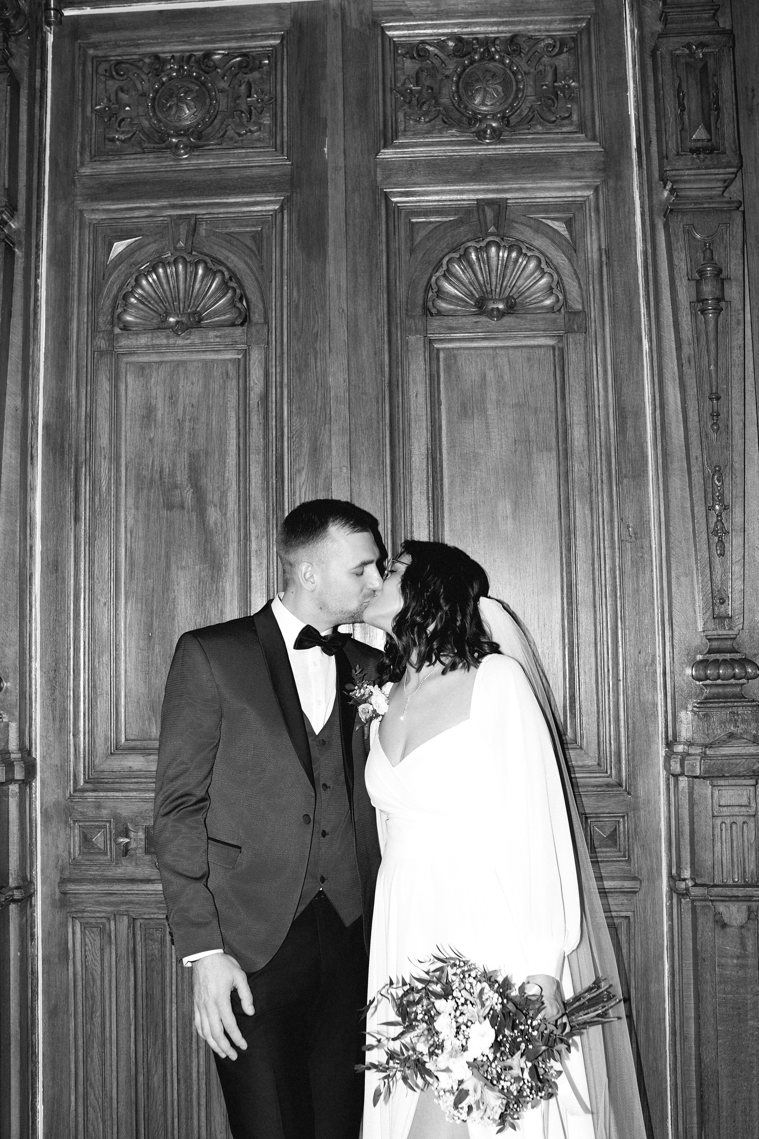 Свадебная фотосессия в Дворце Бракосочетания № 2. Сестры Карабаза. Фотографы и ретушеры в Москве и Санкт-Петербурге