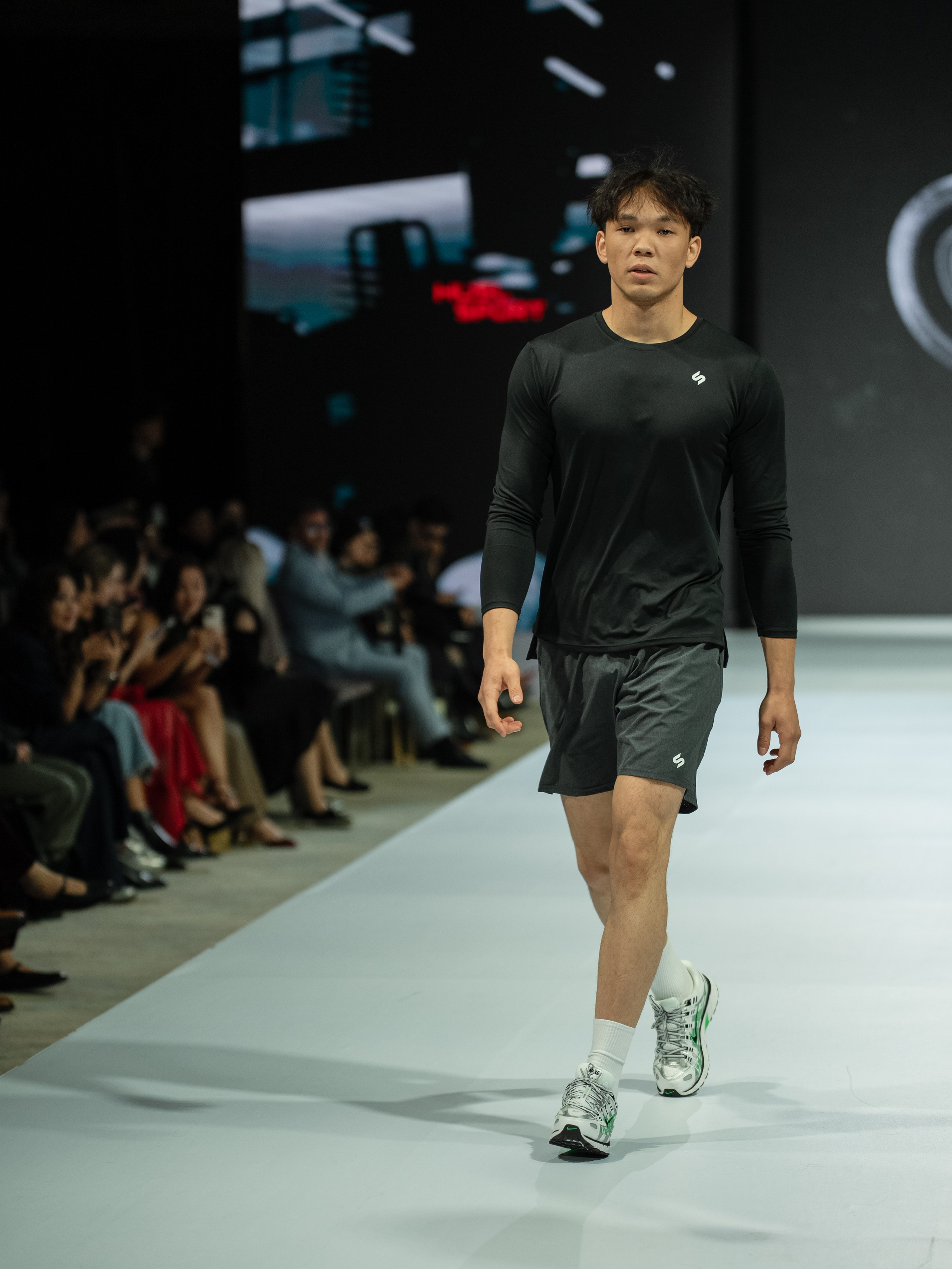 EURASIAN FASHION WEEK Husl Sport. Сайт Алматинского НЮ АРТ, будуар и фэшн фотографа Дениса Карпенко