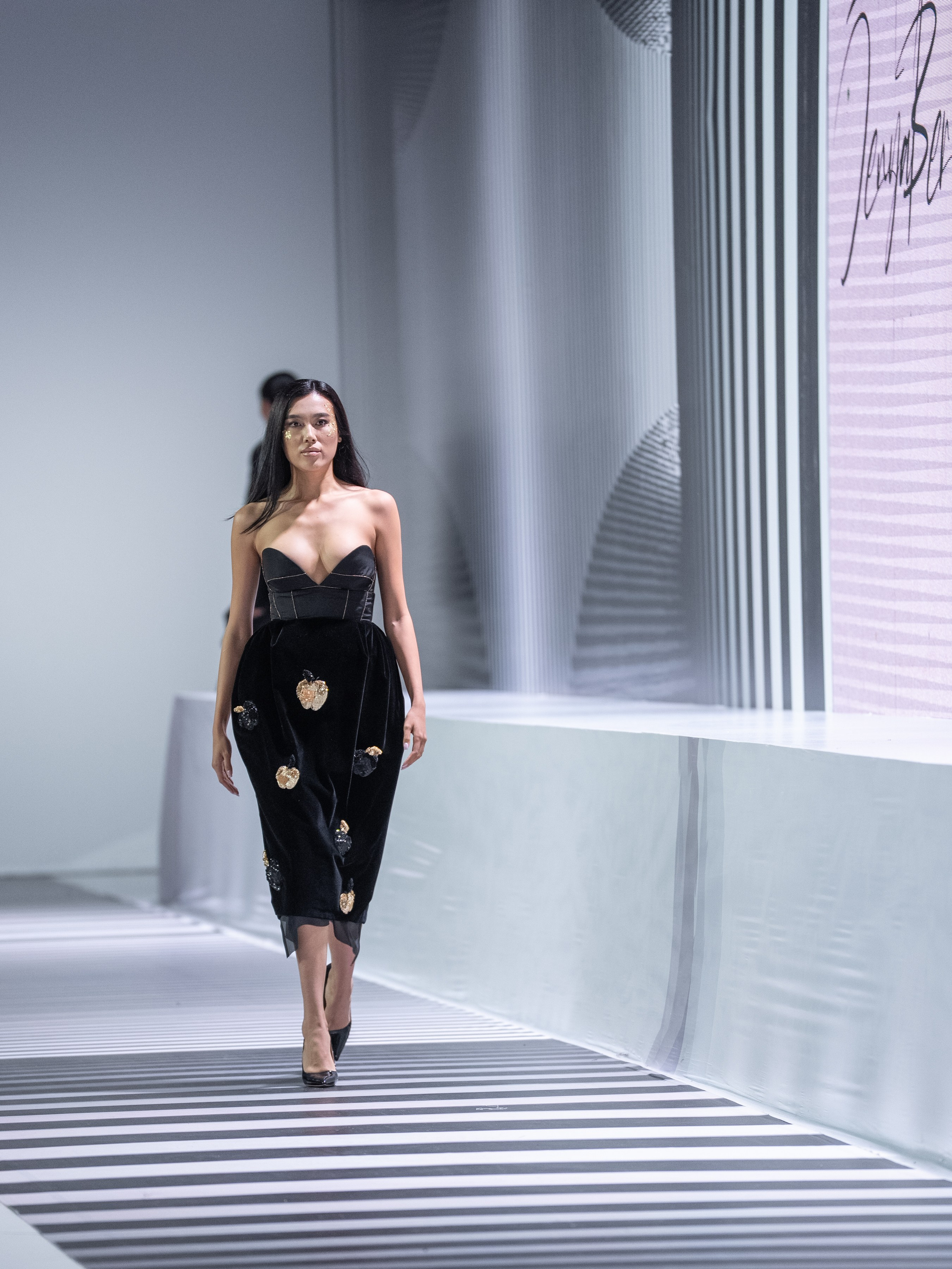 JENYA BER (Евгения Березуцкая, Россия). Сайт Алматинского НЮ АРТ, будуар и фэшн фотографа Дениса Карпенко