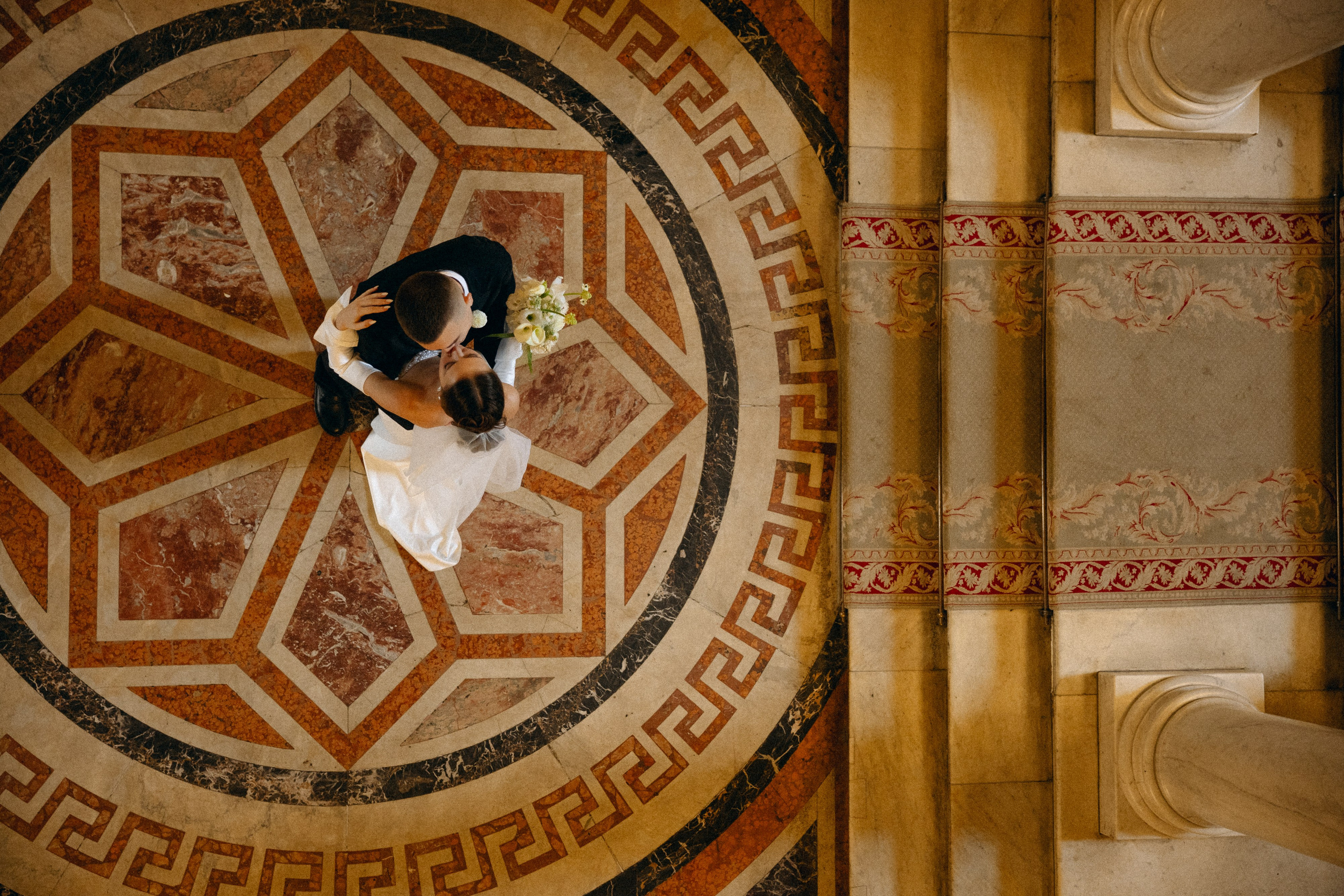 Только вдвоем под небом Петербурга. Свадебный фотограф Таня Караисаева