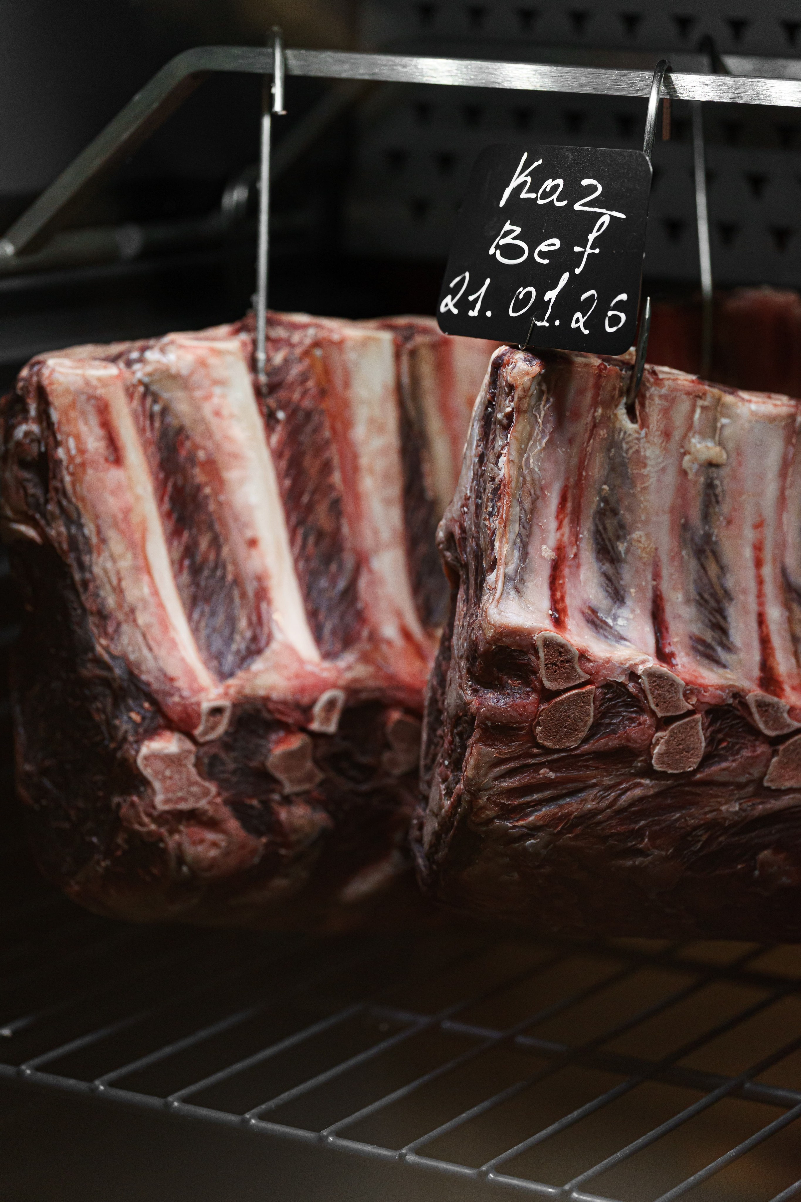 Созревание Kaz Beef, ресторан в Астане WALL STREET RESTAURANT & BAR