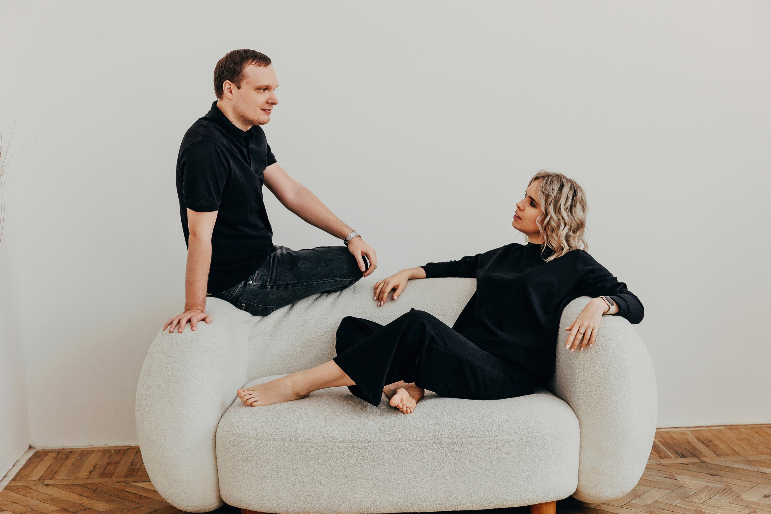 фото пары в интерьере