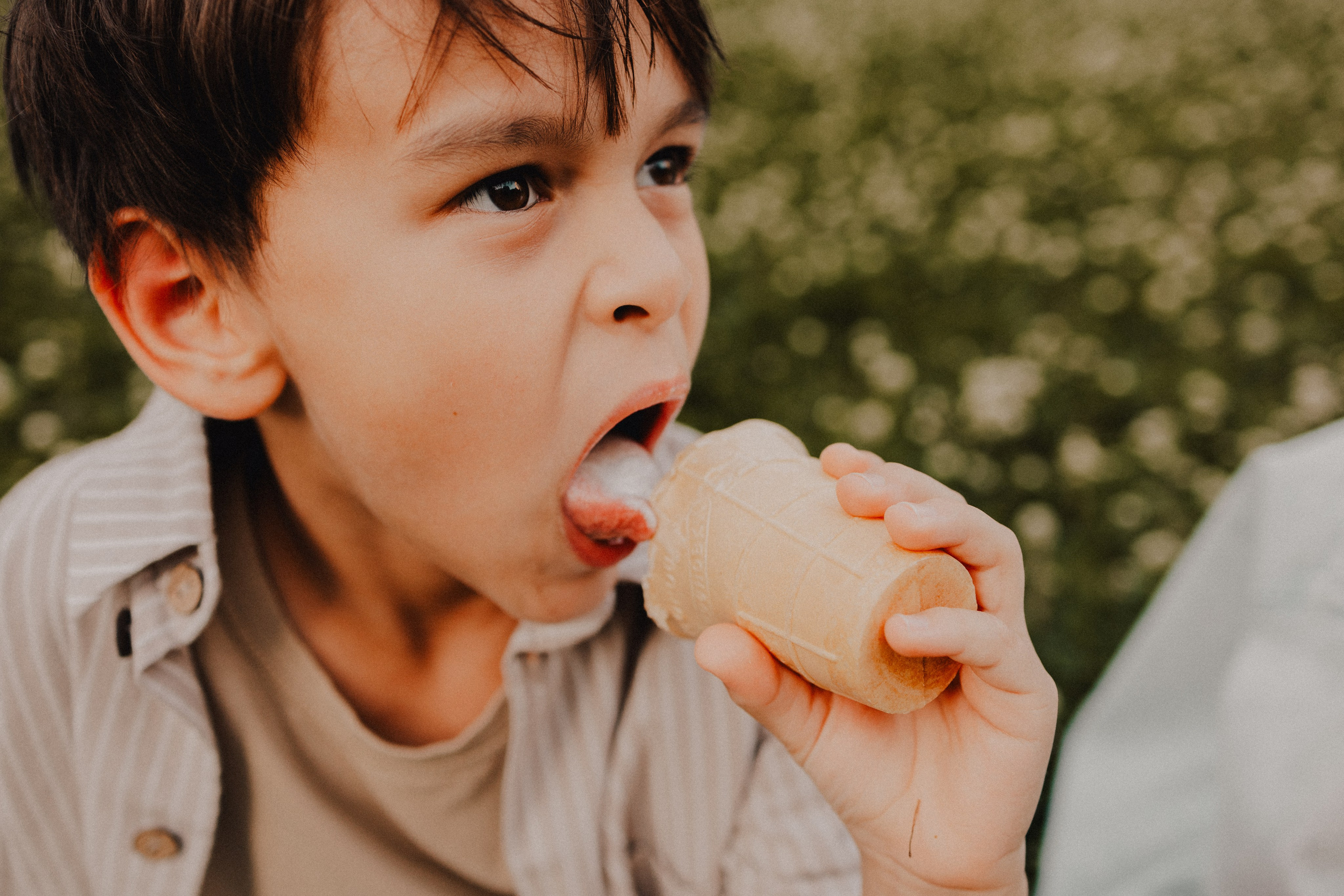 На лужайке. Семейный фотограф Москва