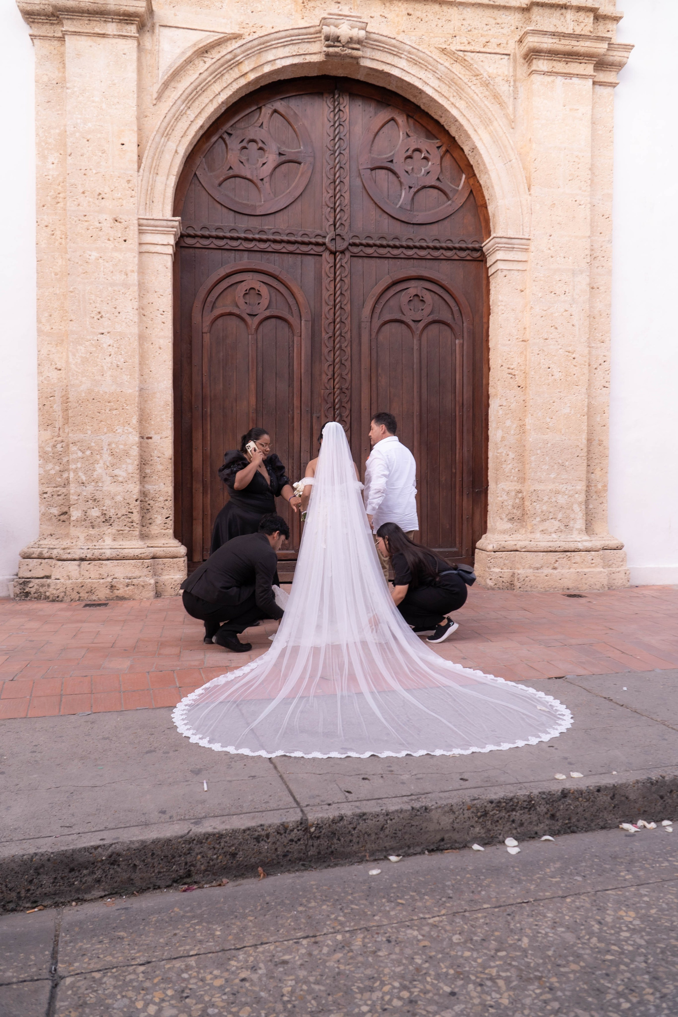 Catalina and Romain. Wedding Photographer in Barcelona and Medellin