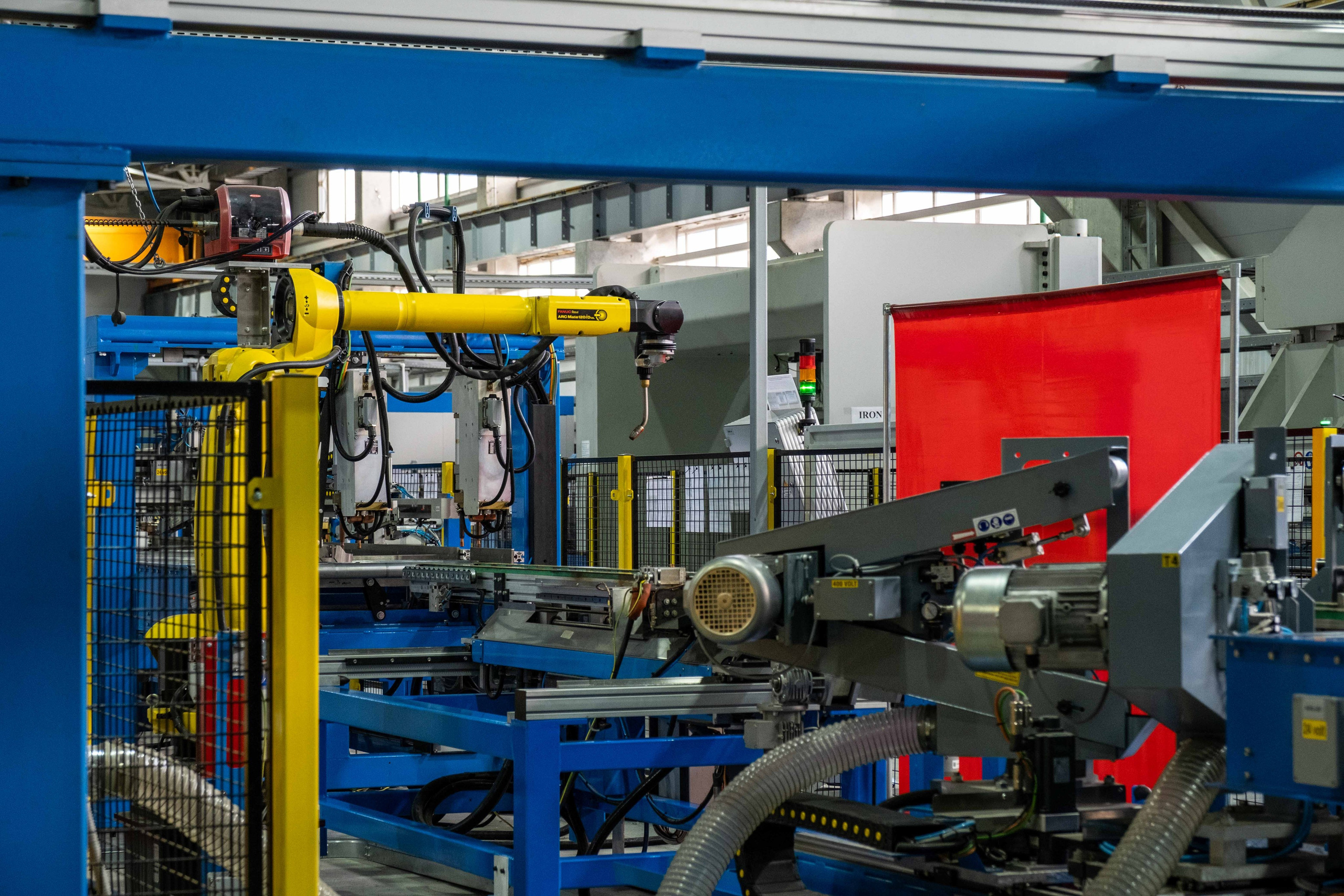 IEK — торжественное открытие производственного цеха. Фото тур