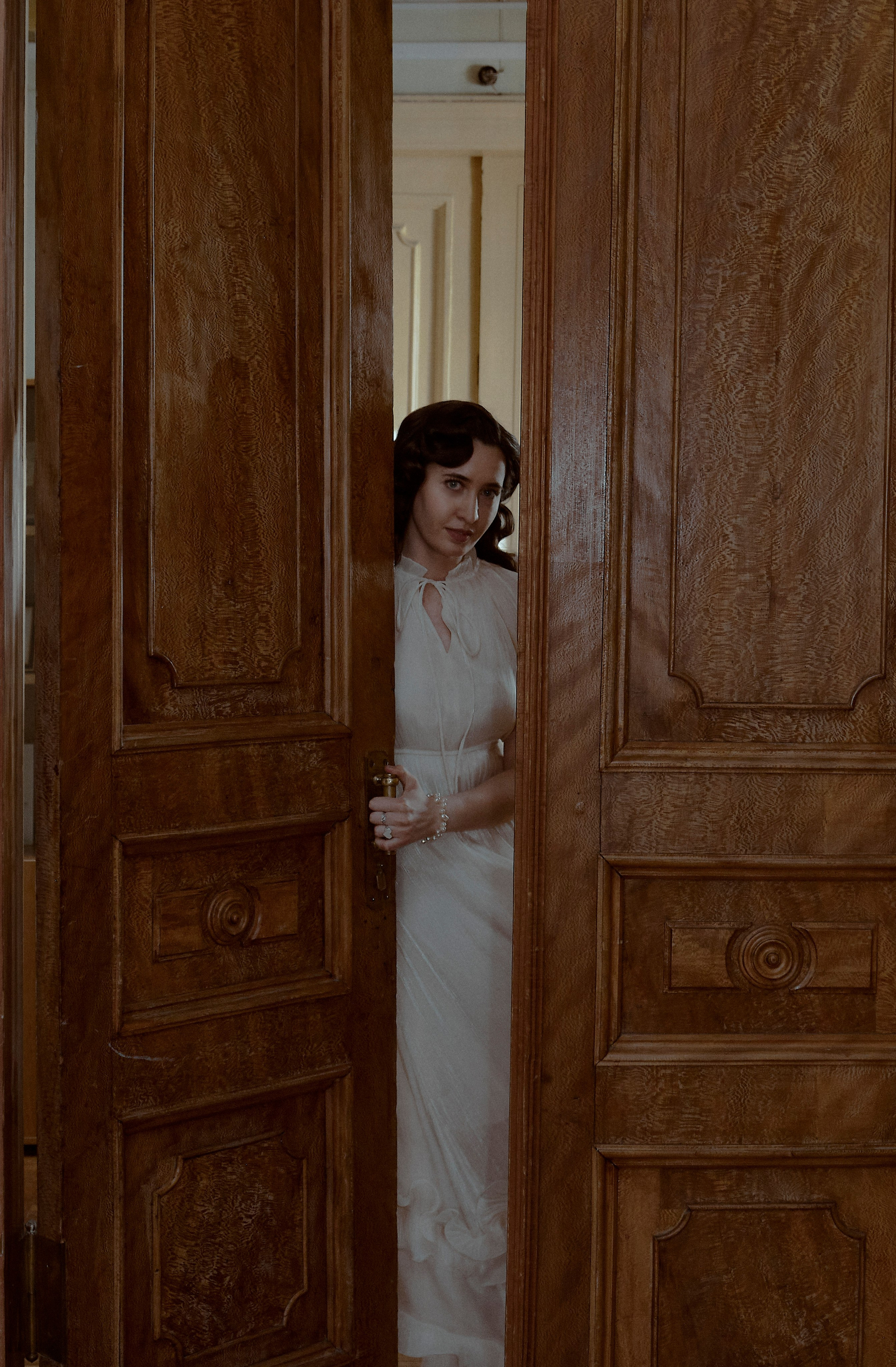 Свадебное лавстори в стенах библиотеки им. Пушкина. Свадебный фотограф в Москве Приятелева Ангелина