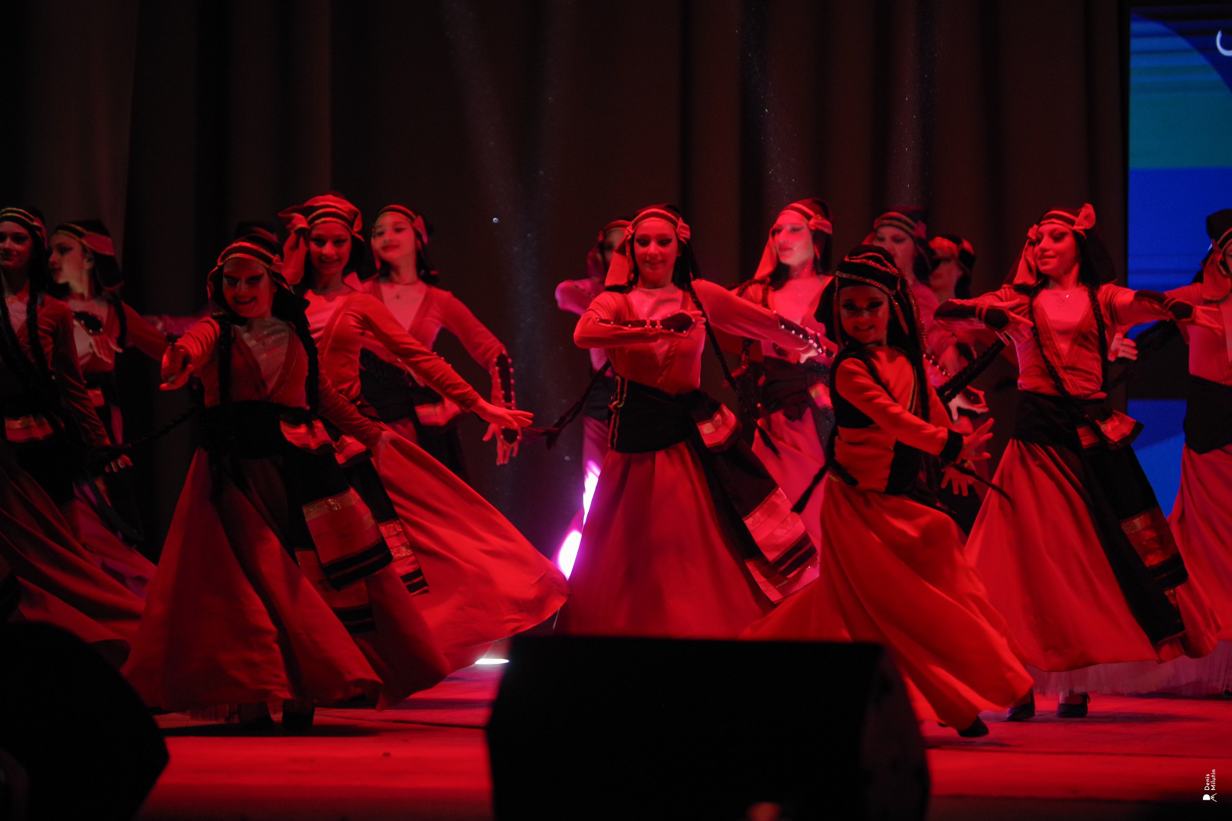 Танцы в Хоби. Портретный фотограф Денис Милютин