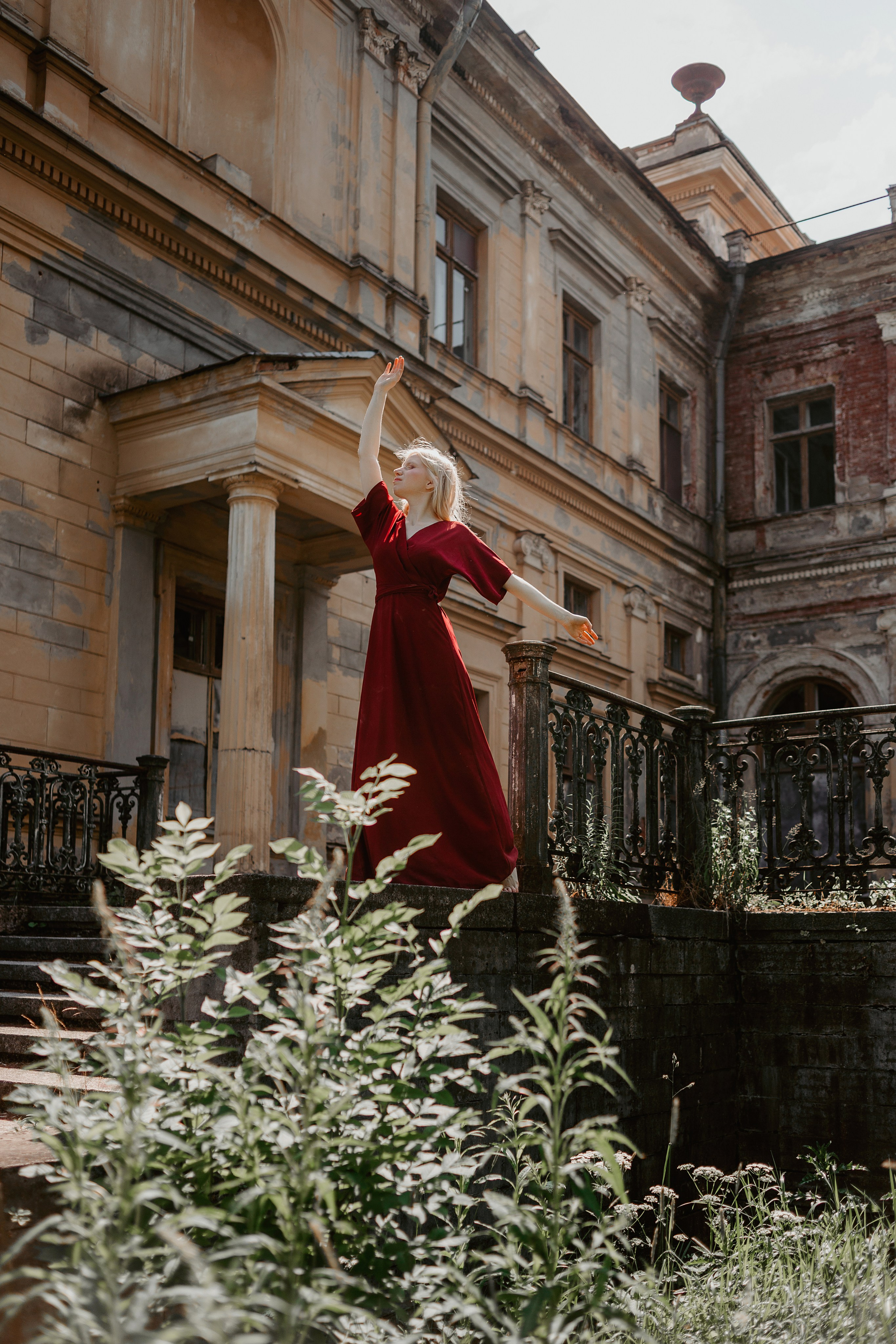 В заброшенной усадьбе. Фотограф в Санкт-Петербурге Вера Сивенкова