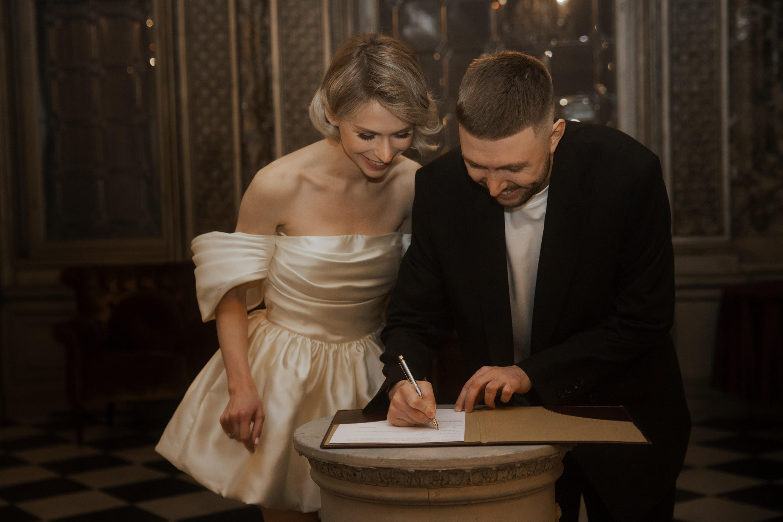 Анна и Никита, роспись и прогулка в Москве. Фотограф в Москве Екатерина Черненко