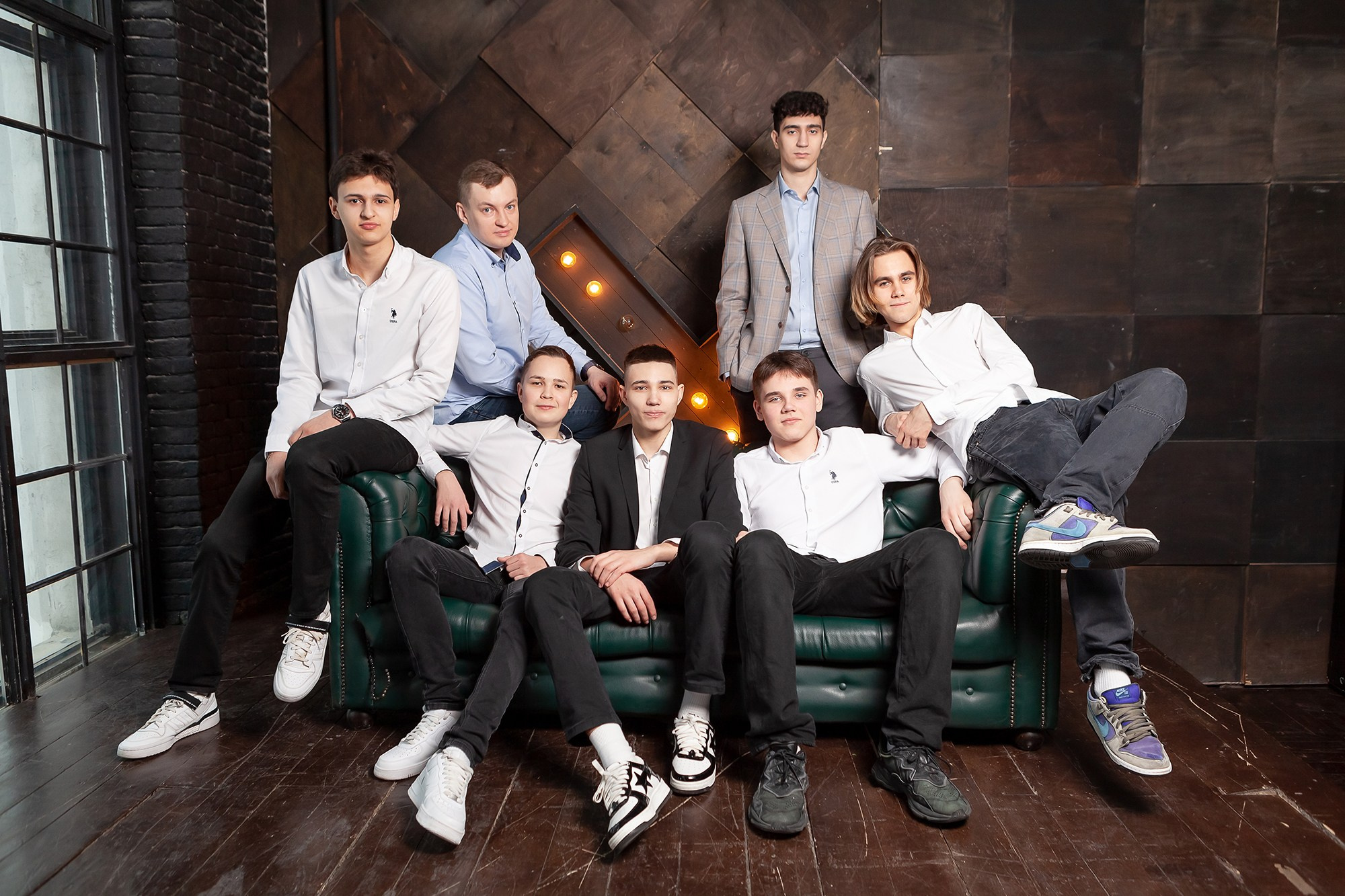 Групповое фото одноклассников