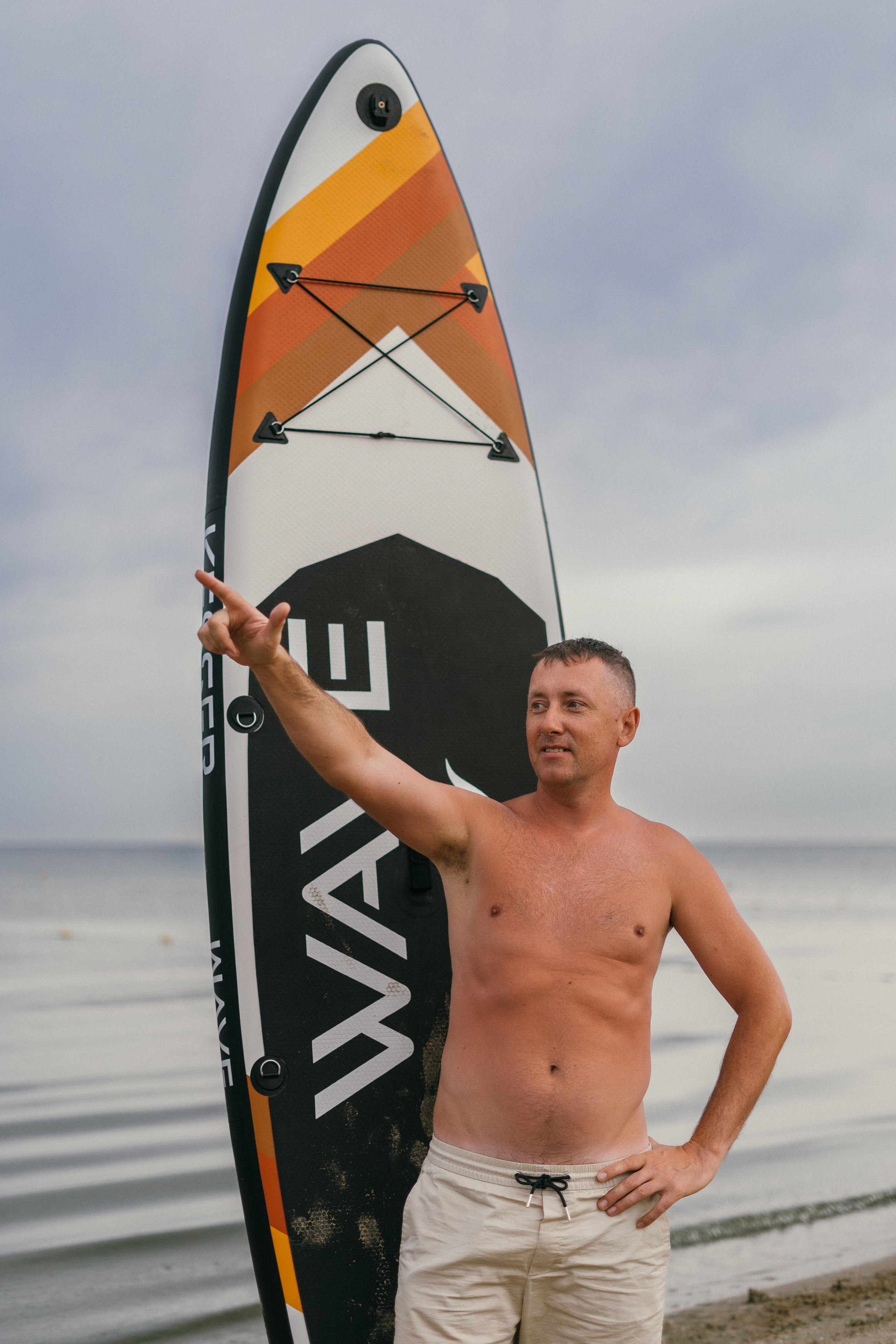 Семья бежит по воде – динамичные и живые кадры, фотограф Геленджик