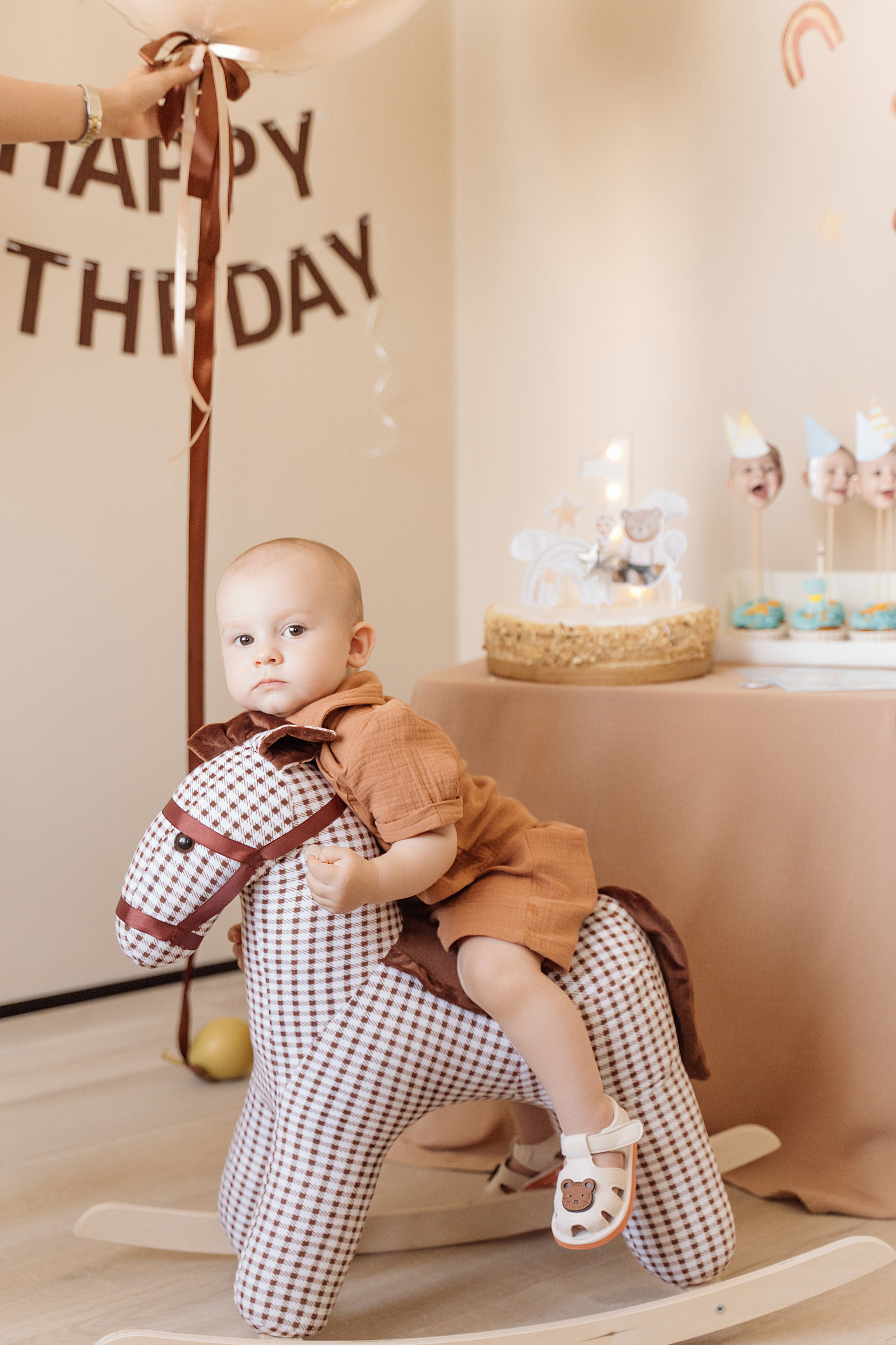 1 годик Русланчику (снимли дома). Свадебный фотограф