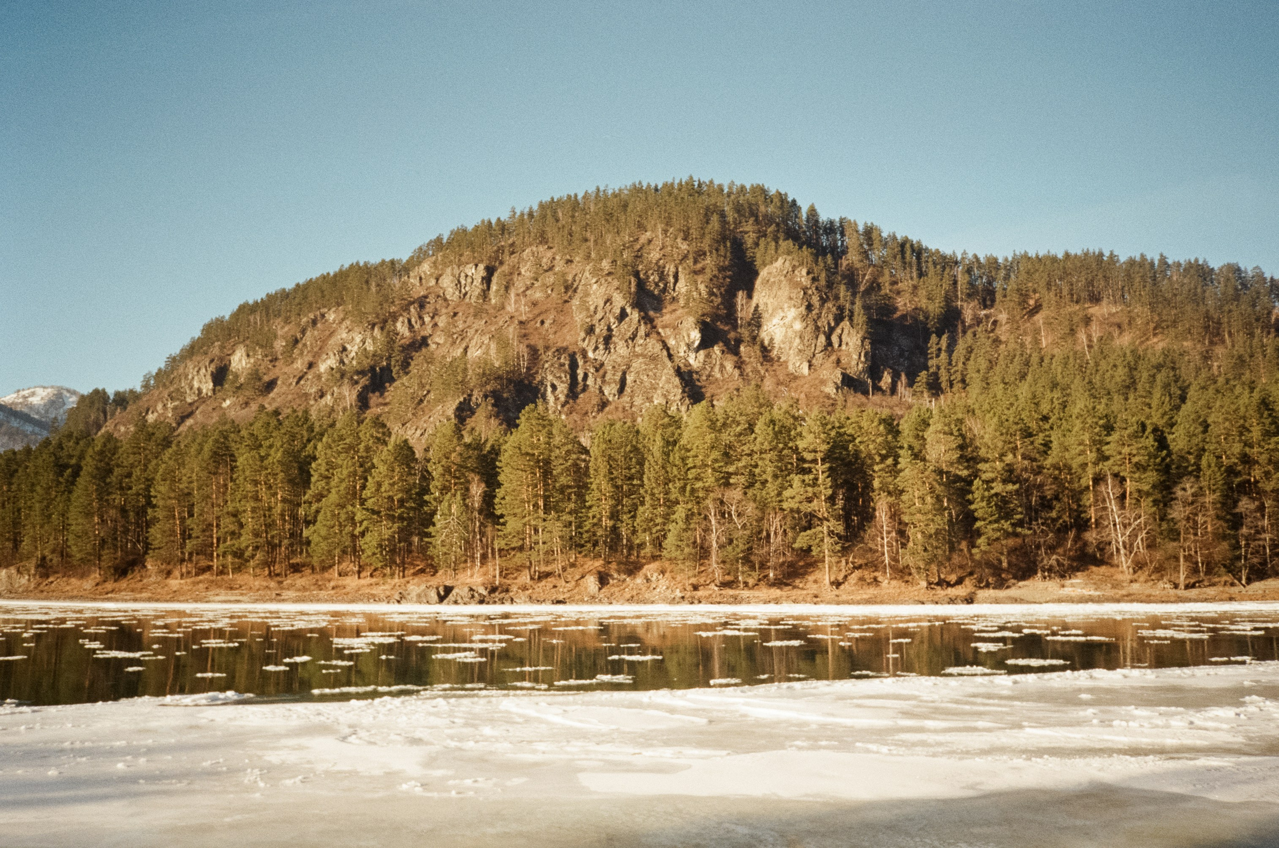 Панорама Катуни, торосы и виды с качелей на горе. Фотограф-документалист Мария Осокина