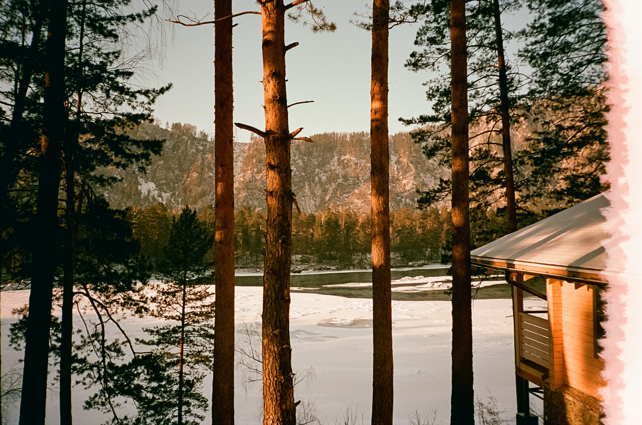 Зубы Дракона и синяя Катунь в солнечный день. Фотограф-документалист Мария Осокина